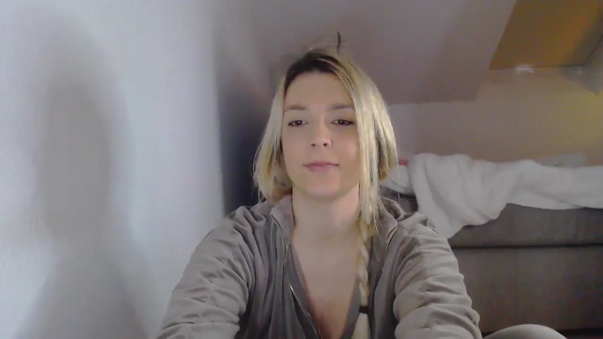 Gallery image thumbnail from AllleeS's myfreecams stream on, 05/06/2025, 15:21 image 20 of 20