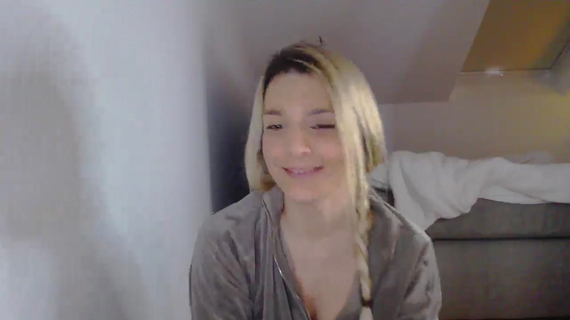 Gallery image thumbnail from AllleeS's myfreecams stream on, 05/06/2025, 15:21 image 15 of 20