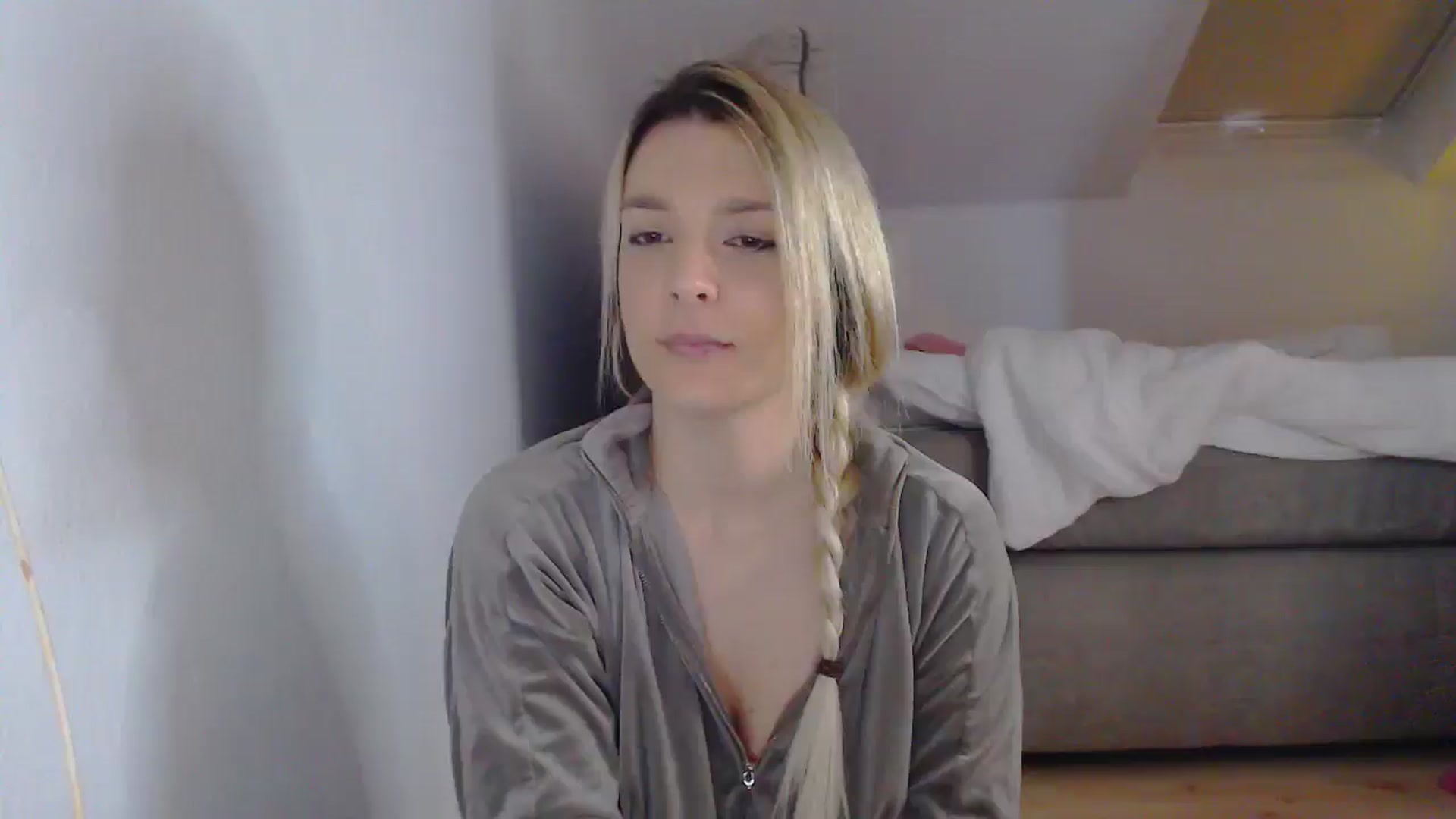 Gallery image thumbnail from AllleeS's myfreecams stream on, 05/06/2025, 15:49 image 13 of 20