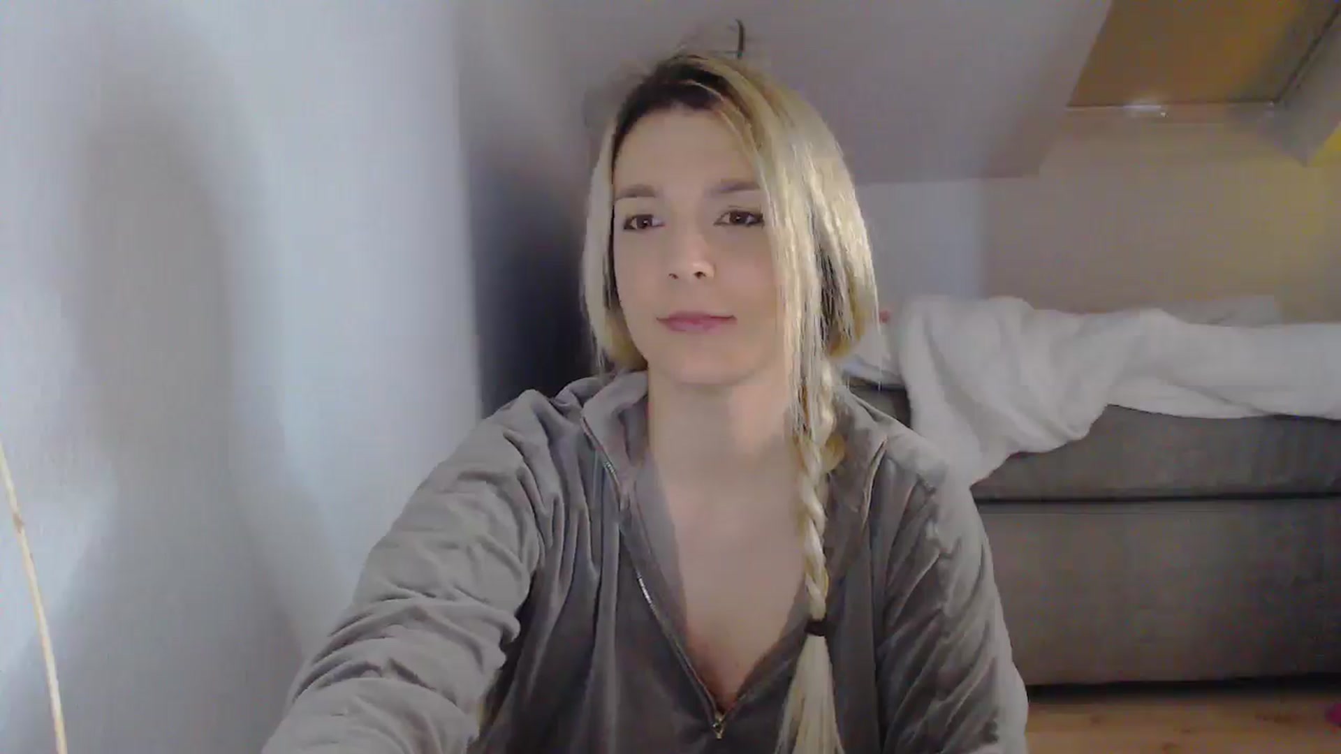Gallery image thumbnail from AllleeS's myfreecams stream on, 05/06/2025, 15:49 image 10 of 20