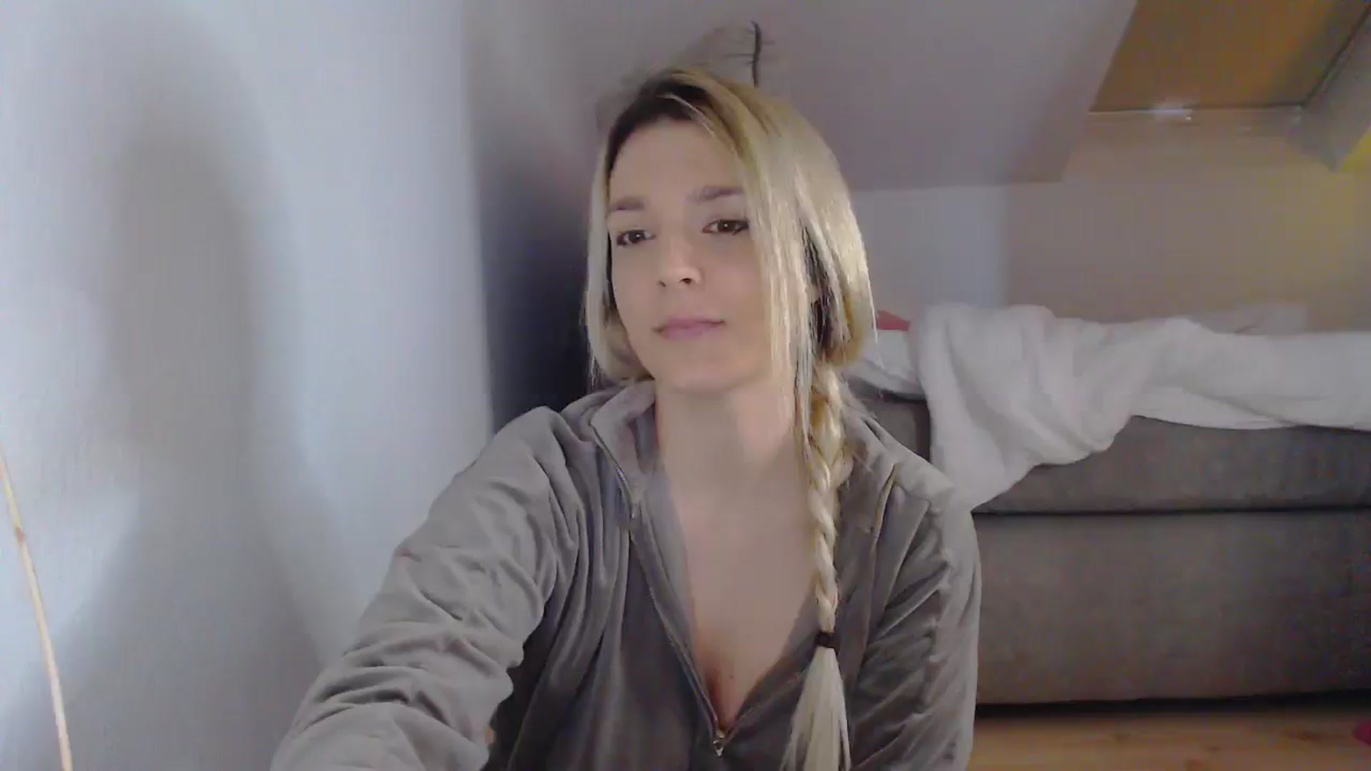 Gallery image thumbnail from AllleeS's myfreecams stream on, 05/06/2025, 15:49 image 19 of 20