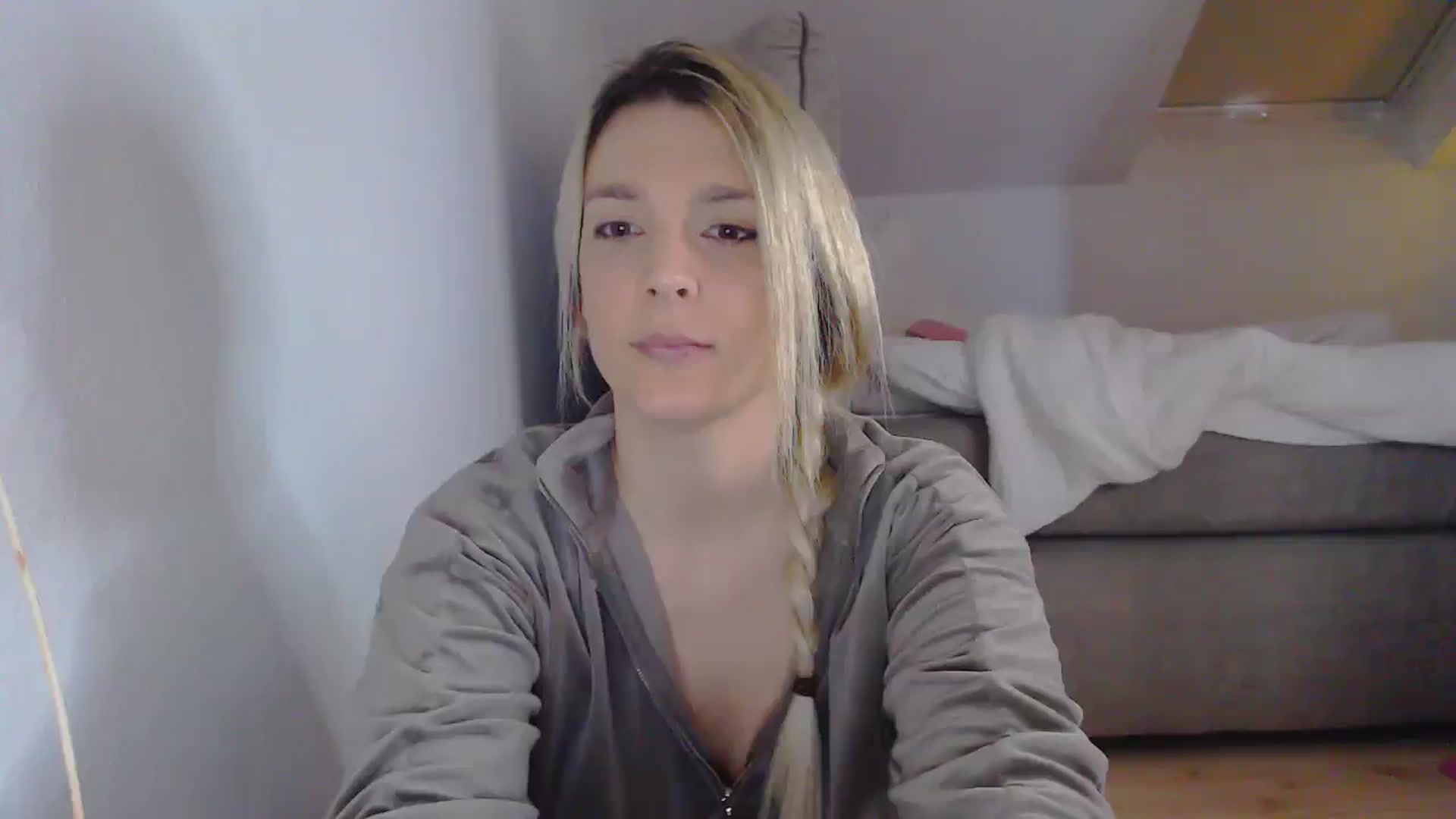 Gallery image thumbnail from AllleeS's myfreecams stream on, 05/06/2025, 15:49 image 14 of 20