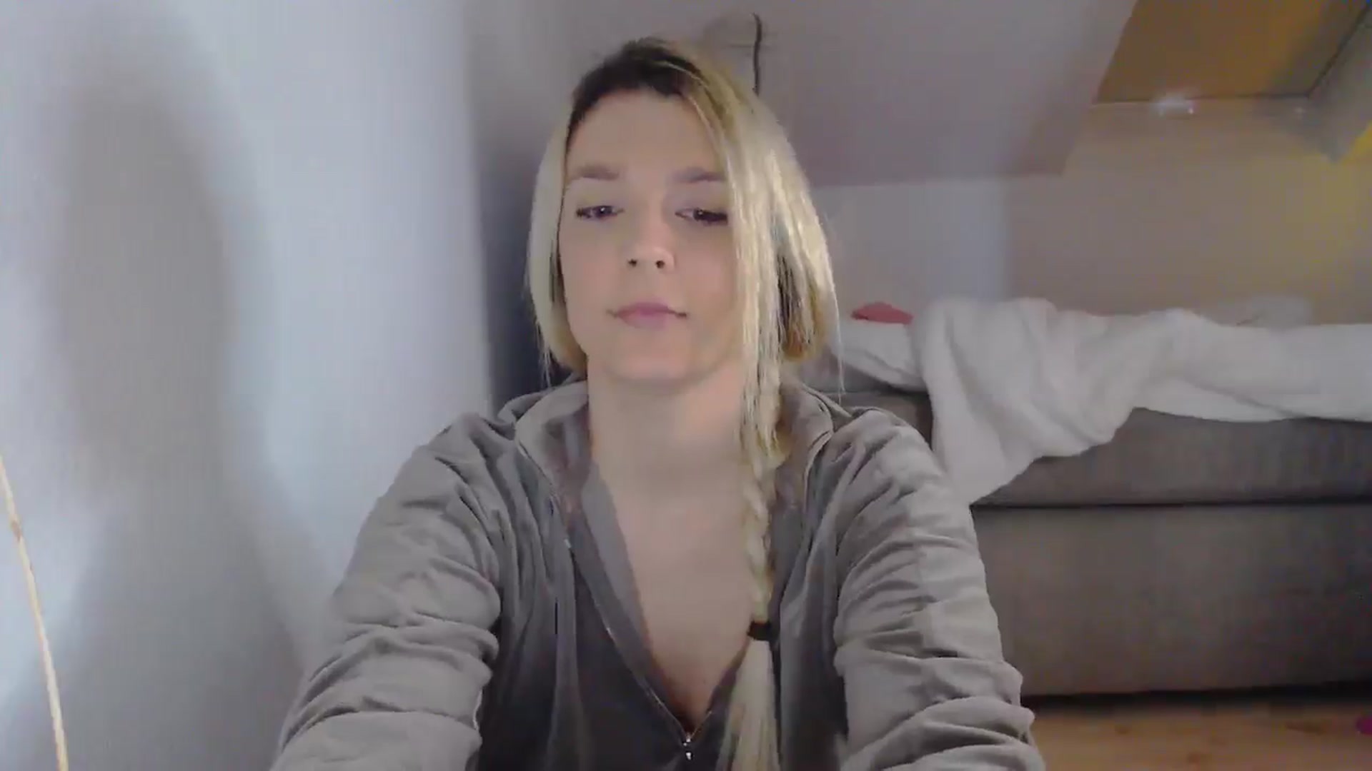 Gallery image thumbnail from AllleeS's myfreecams stream on, 05/06/2025, 15:49 image 11 of 20