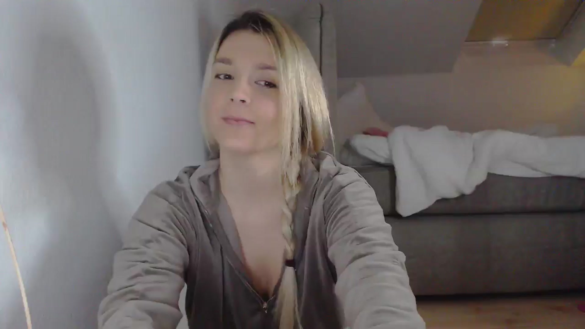 Gallery image thumbnail from AllleeS's myfreecams stream on, 05/06/2025, 16:13 image 8 of 20