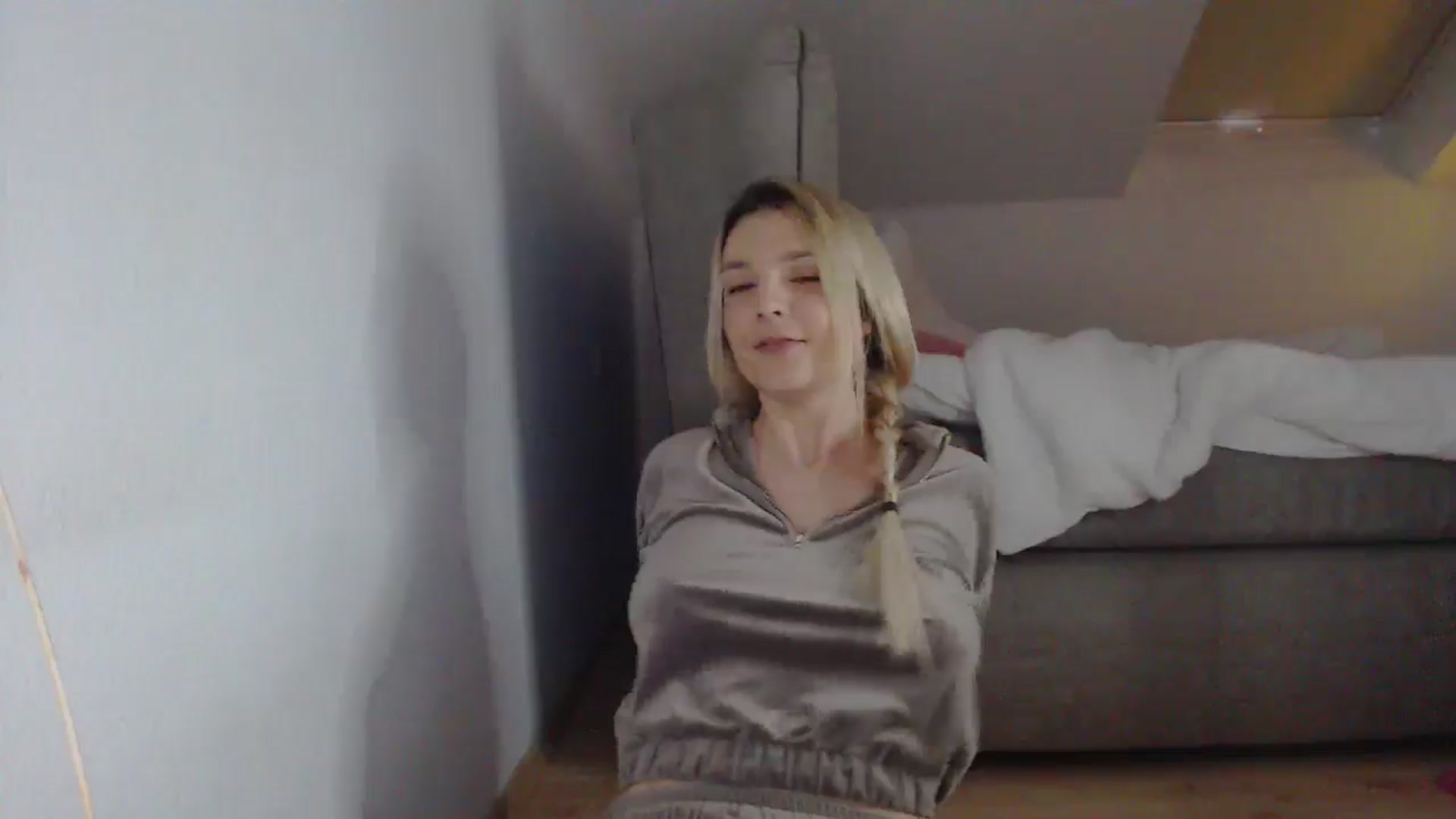 Gallery image thumbnail from AllleeS's myfreecams stream on, 05/06/2025, 16:13 image 17 of 20