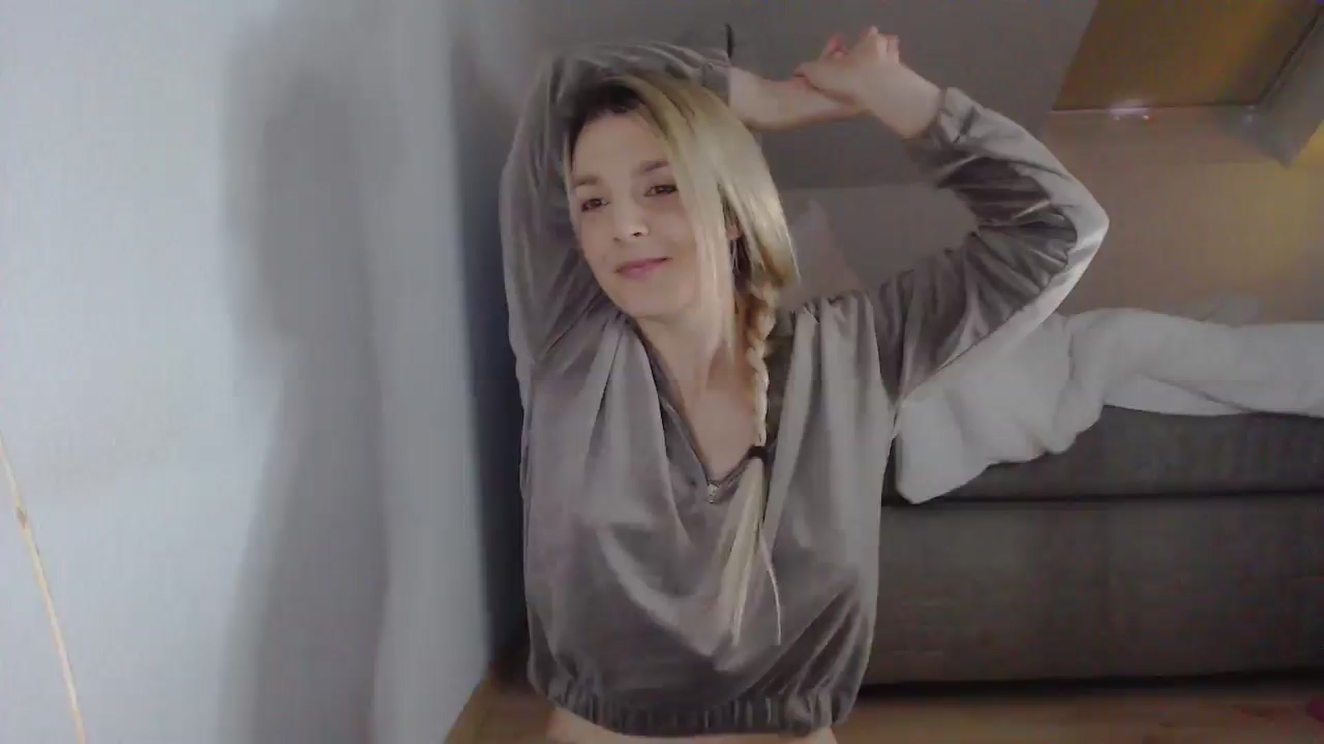 Gallery image thumbnail from AllleeS's myfreecams stream on, 05/06/2025, 16:13 image 15 of 20