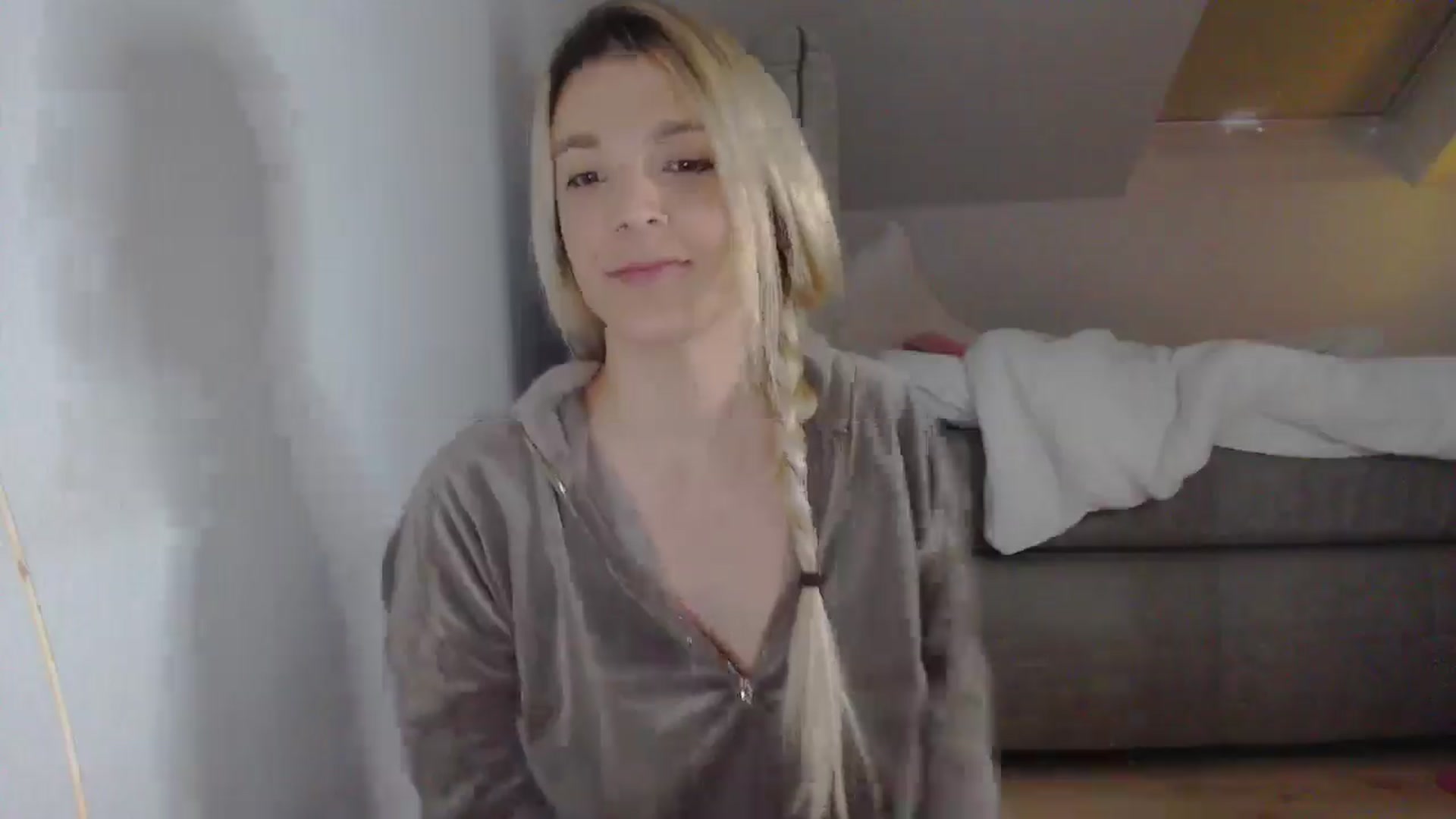 Gallery image thumbnail from AllleeS's myfreecams stream on, 05/06/2025, 16:13 image 4 of 20