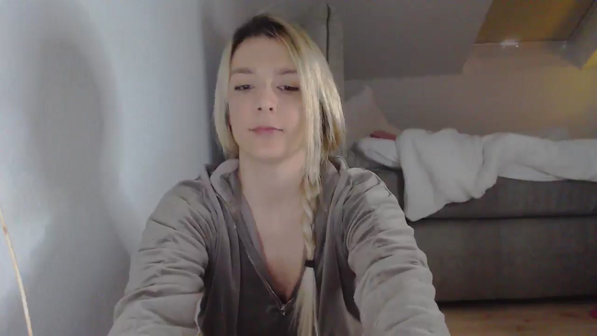 Gallery image thumbnail from AllleeS's myfreecams stream on, 05/06/2025, 16:13 image 6 of 20