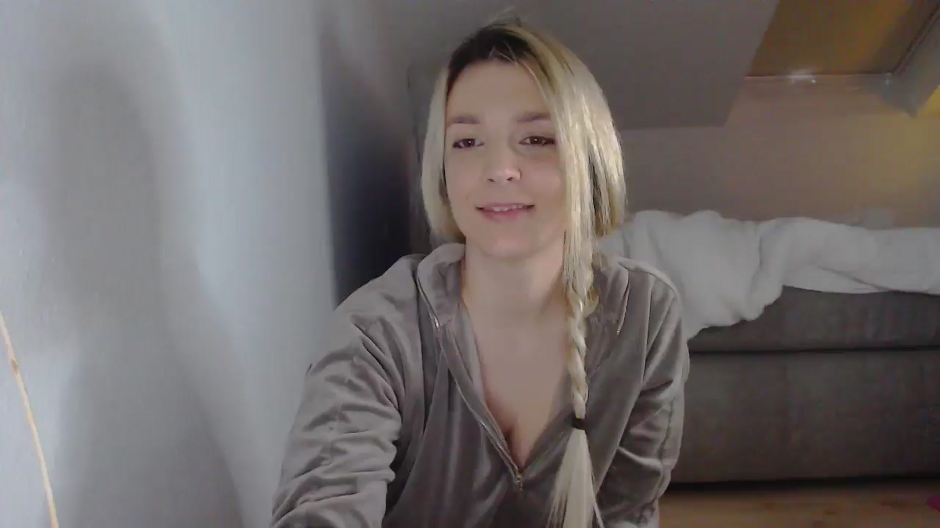 Gallery image thumbnail from AllleeS's myfreecams stream on, 05/06/2025, 16:13 image 1 of 20