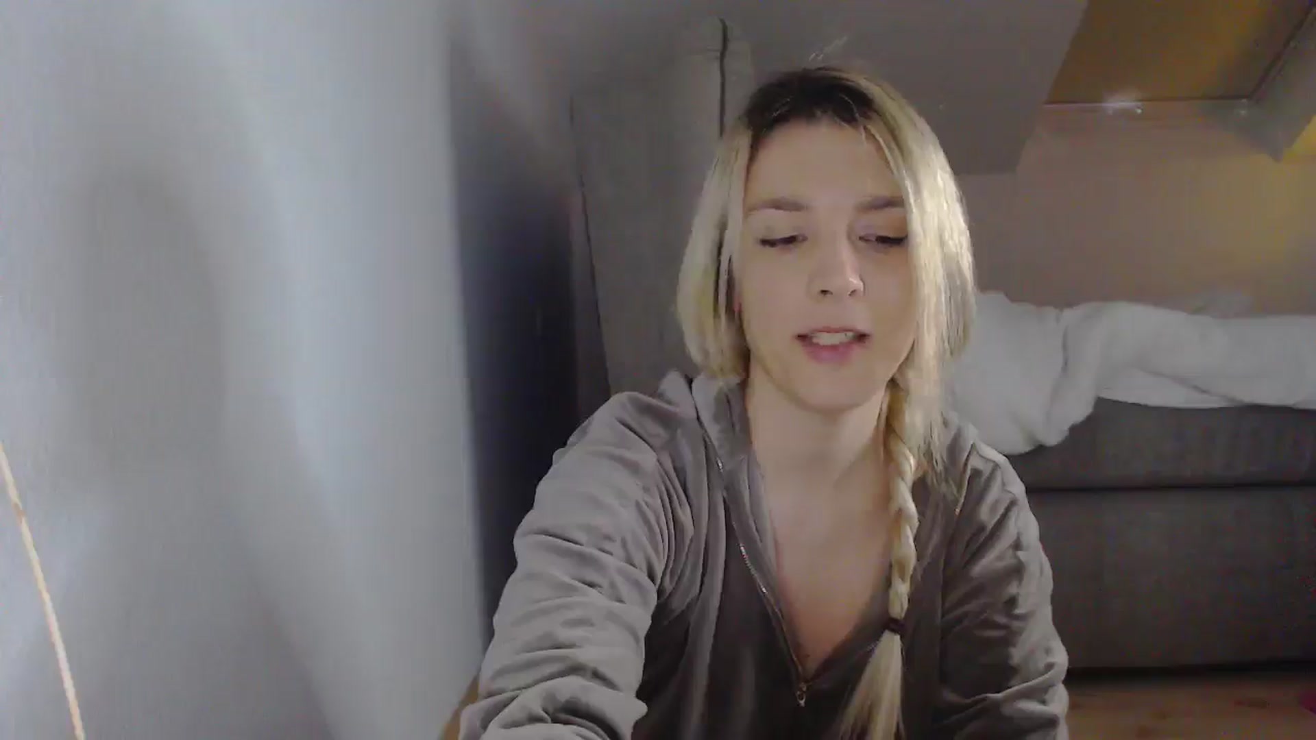 Gallery image thumbnail from AllleeS's myfreecams stream on, 05/06/2025, 16:13 image 16 of 20