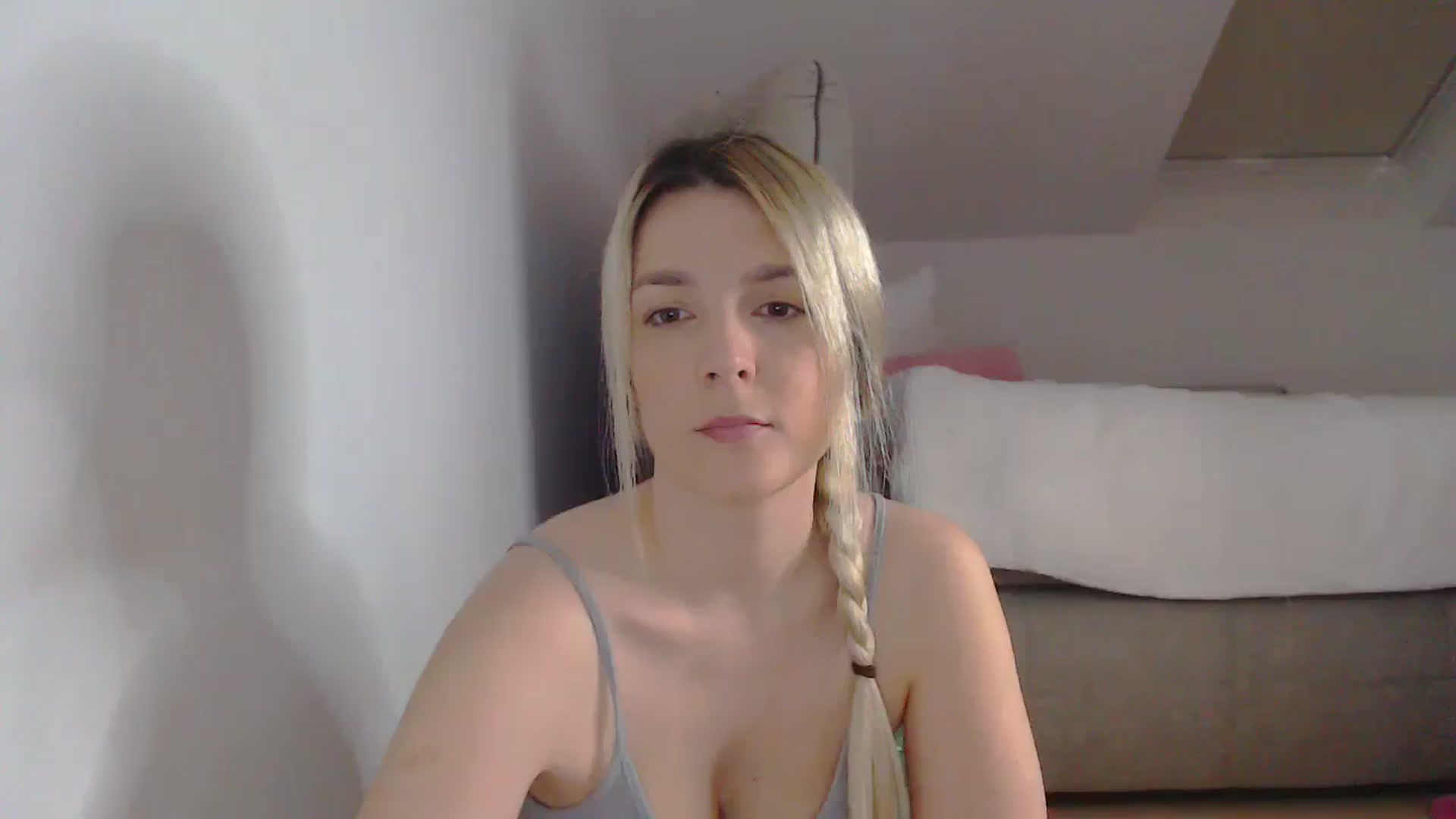 Gallery image thumbnail from AllleeS's myfreecams stream on, 05/08/2025, 12:07 image 1 of 20