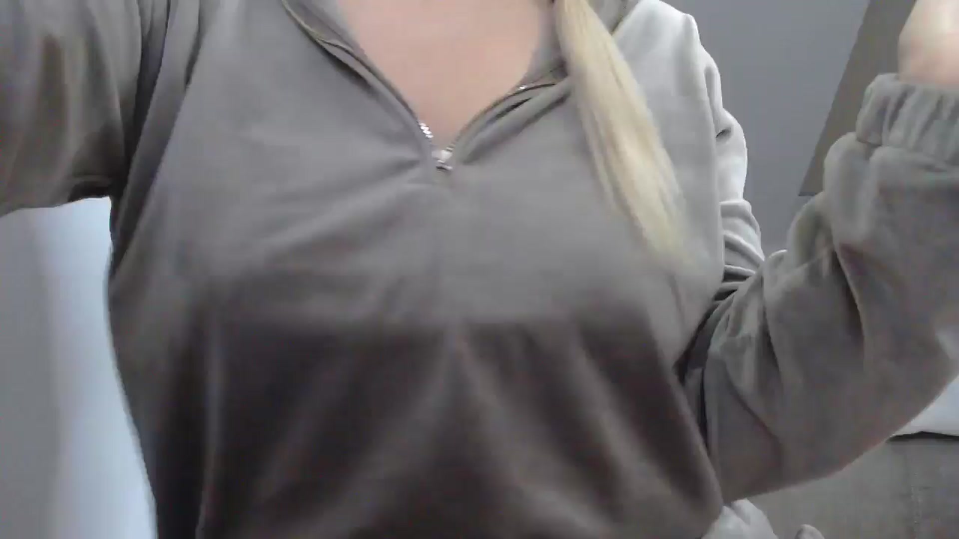 Gallery image thumbnail from AllleeS's myfreecams stream on, 05/08/2025, 12:50 image 12 of 20