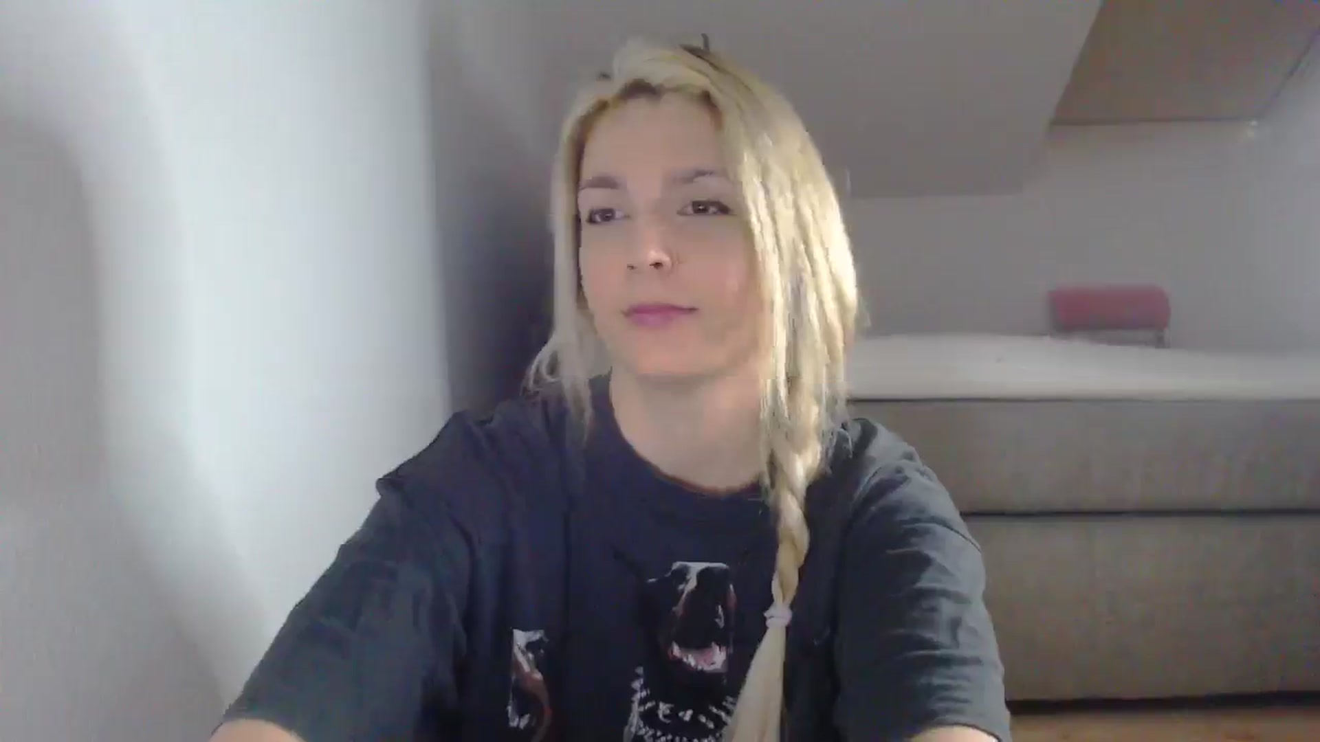 Gallery image thumbnail from AllleeS's myfreecams stream on, 05/20/2025, 12:15 image 2 of 20