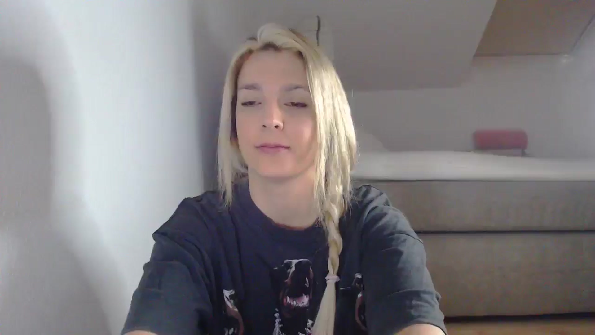 Gallery image thumbnail from AllleeS's myfreecams stream on, 05/20/2025, 12:15 image 4 of 20