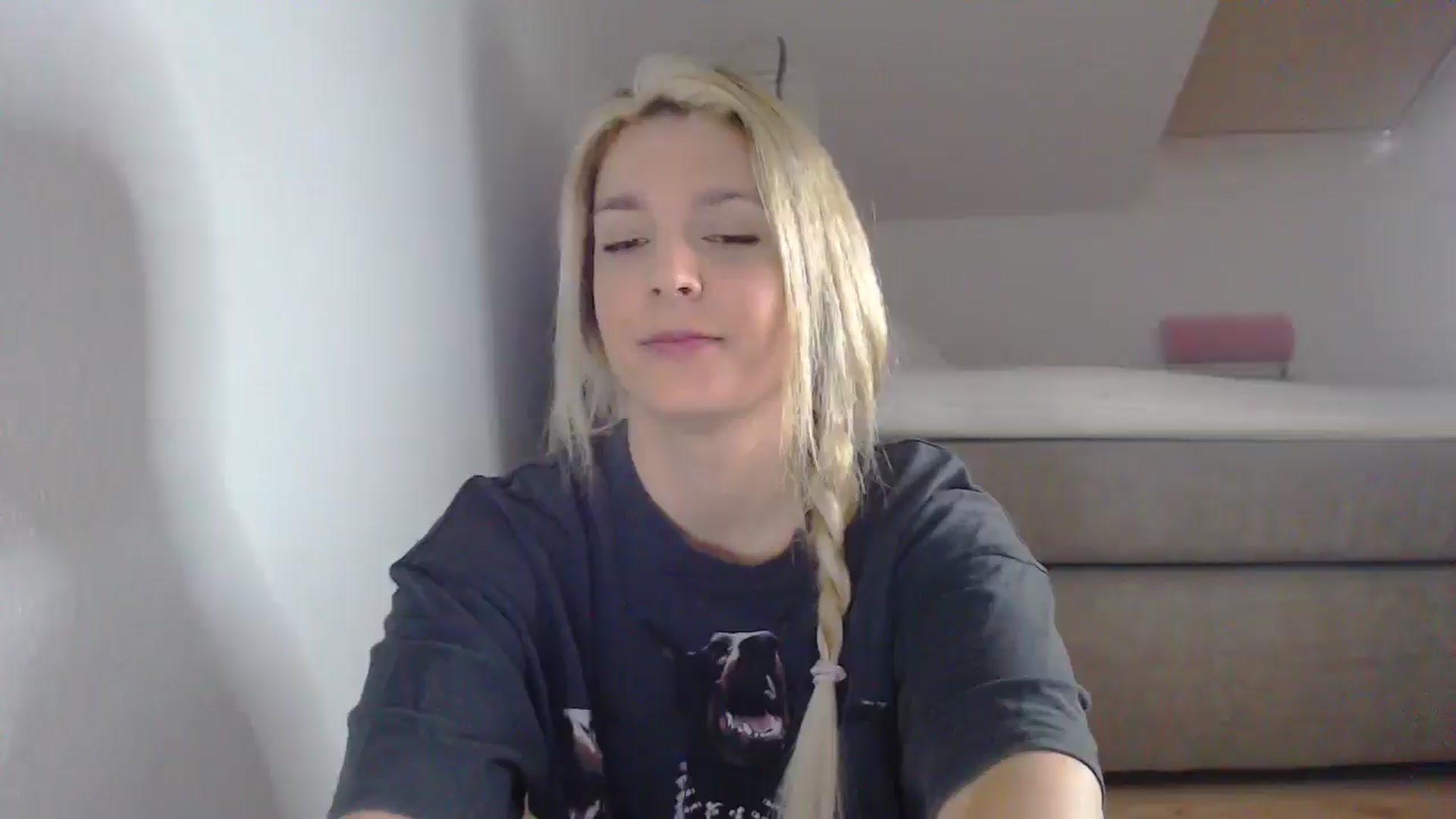 Gallery image thumbnail from AllleeS's myfreecams stream on, 05/20/2025, 12:15 image 1 of 20