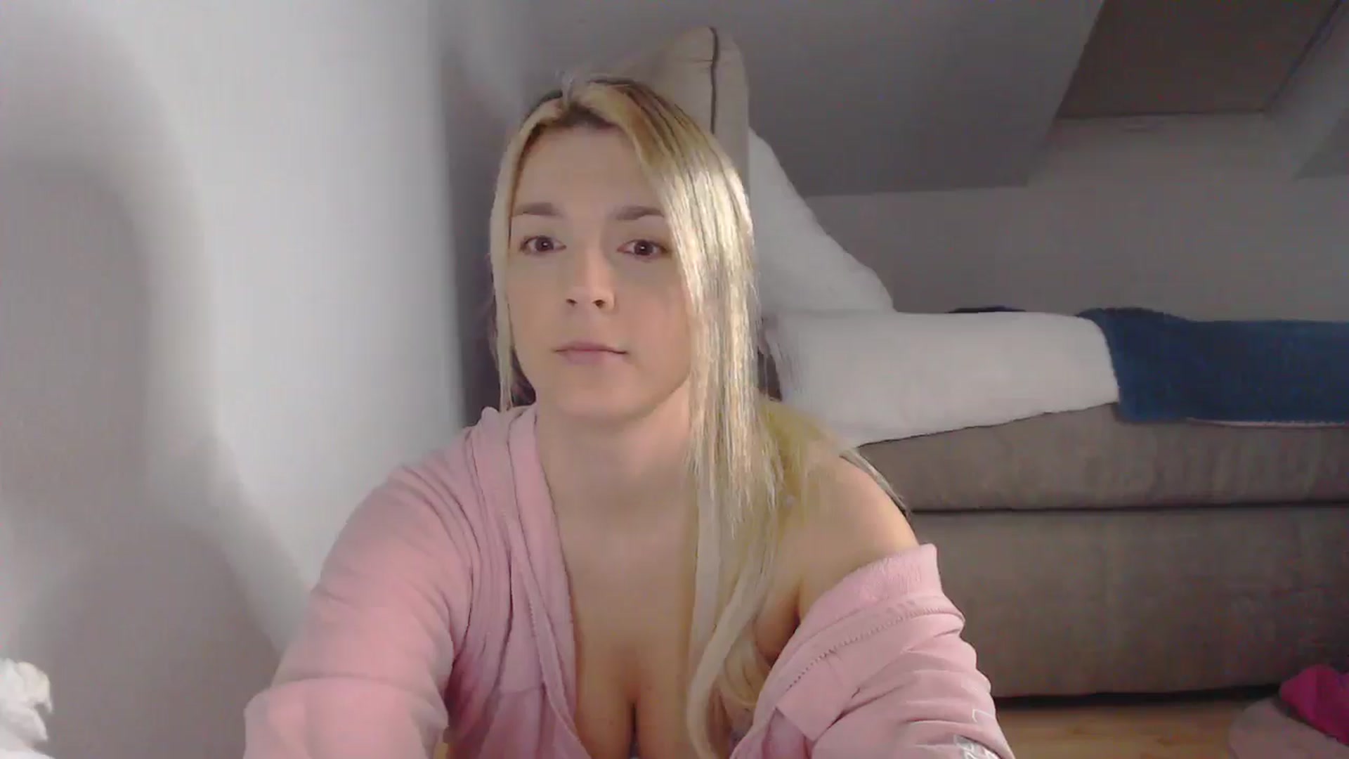 Gallery image thumbnail from AllleeS's myfreecams stream on, 05/27/2025, 12:41 image 2 of 20