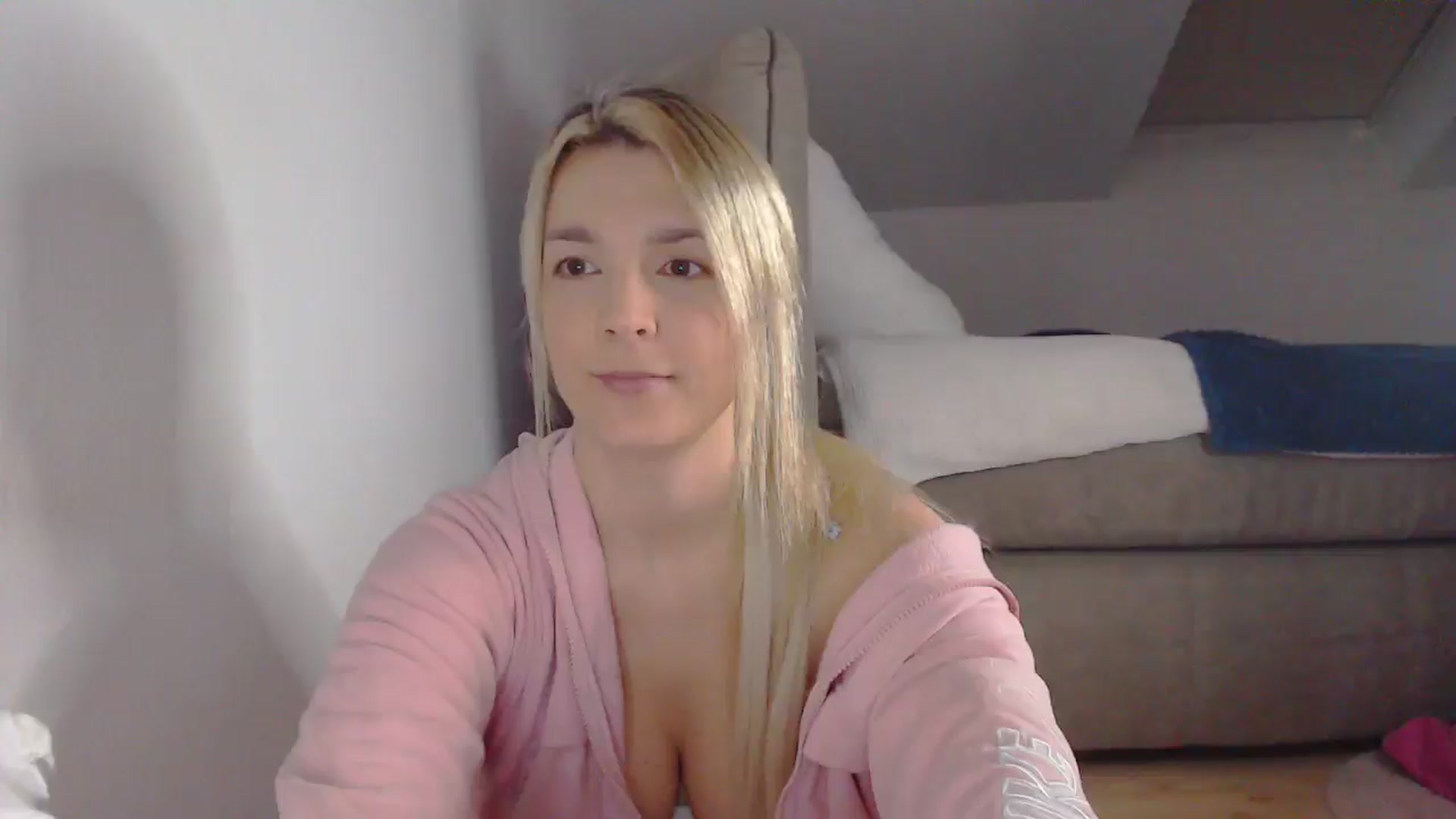 Gallery image thumbnail from AllleeS's myfreecams stream on, 05/27/2025, 12:41 image 8 of 20