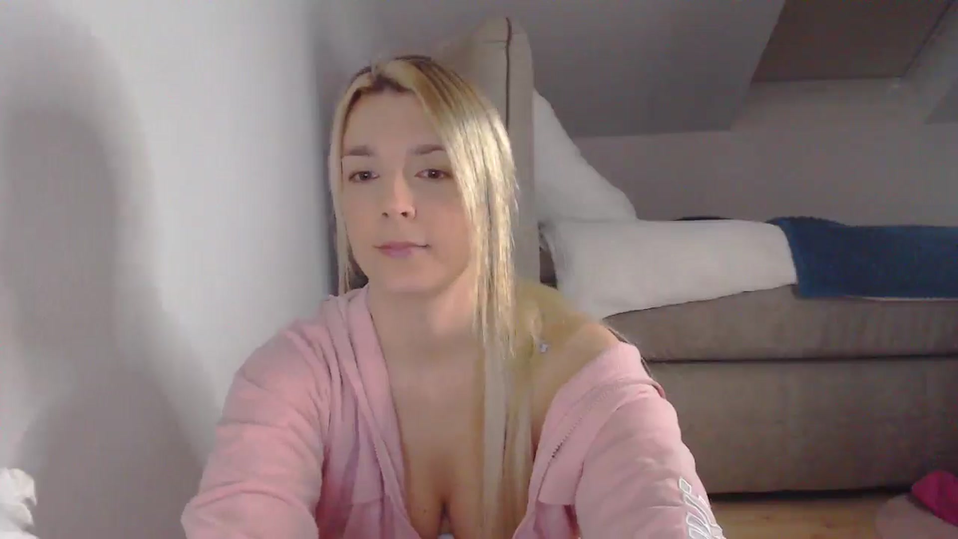 Gallery image thumbnail from AllleeS's myfreecams stream on, 05/27/2025, 12:41 image 13 of 20