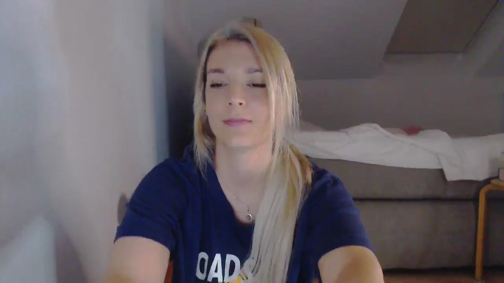 Gallery image thumbnail from AllleeS's myfreecams stream on, 08/19/2025, 13:22 image 11 of 20