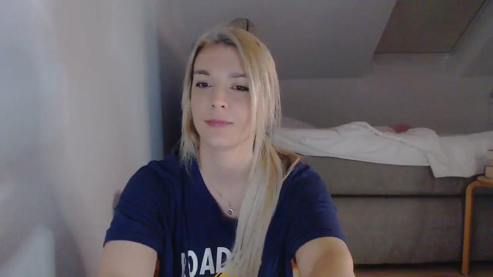 Gallery image thumbnail from AllleeS's myfreecams stream on, 08/19/2025, 13:22 image 12 of 20