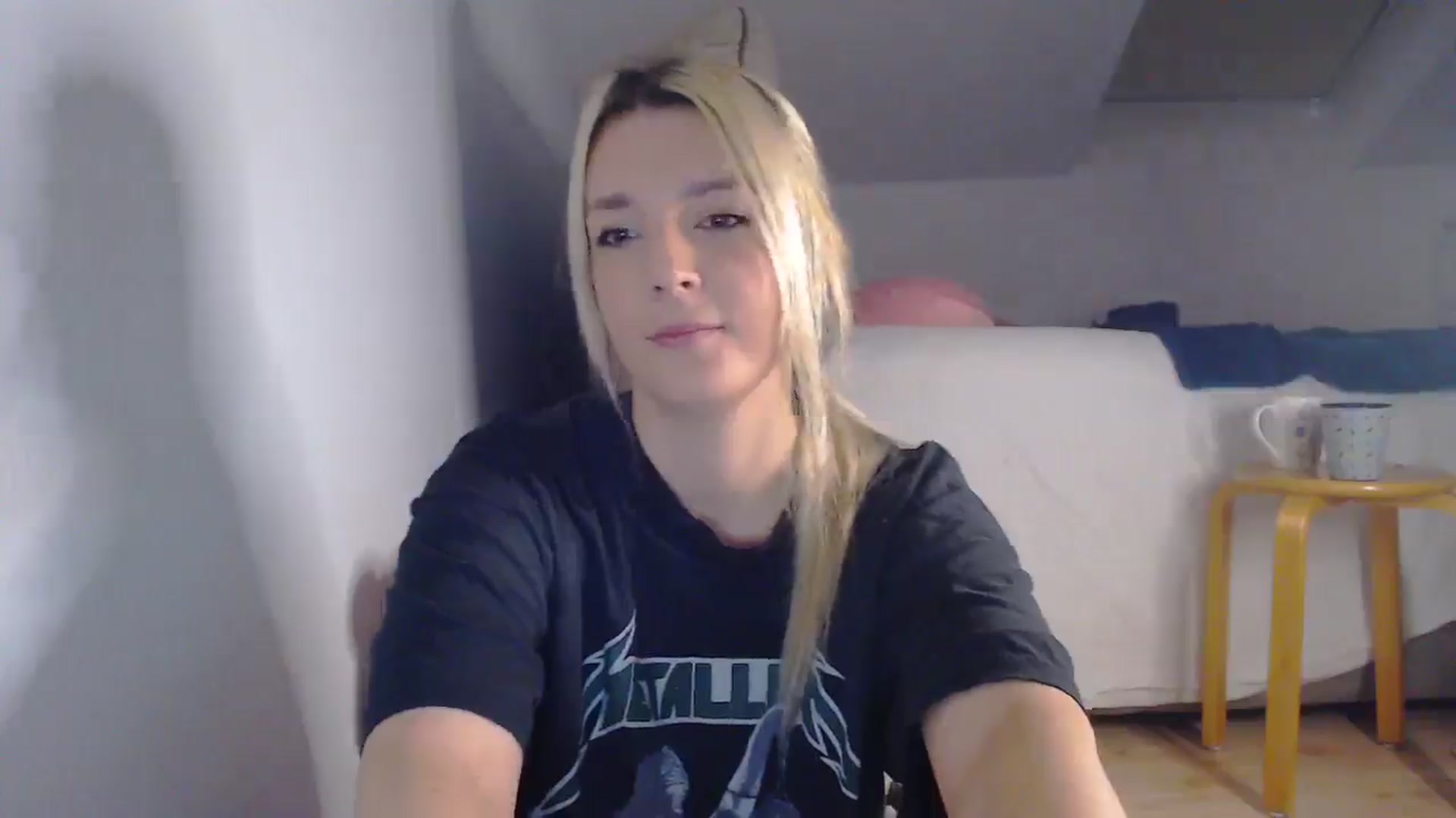 Gallery image thumbnail from AllleeS's myfreecams stream on, 10/15/2025, 13:23 image 5 of 20