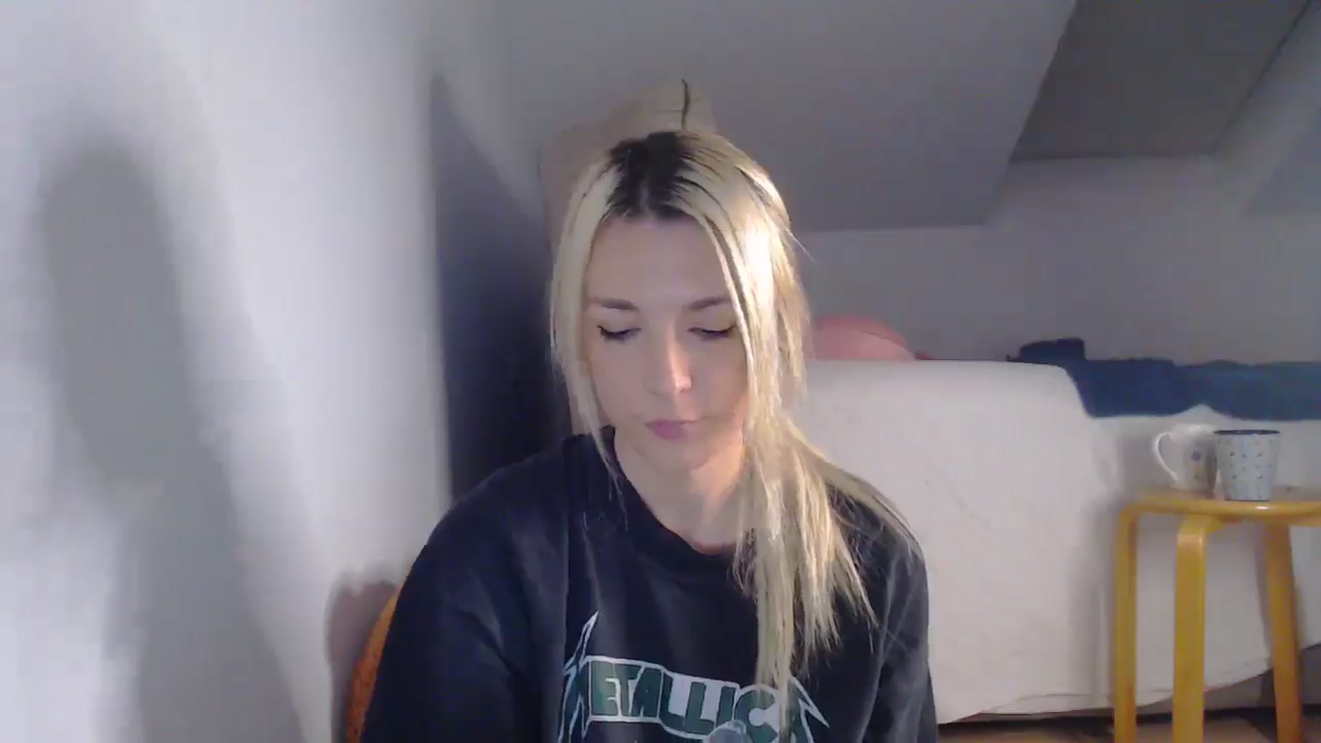 Gallery image thumbnail from AllleeS's myfreecams stream on, 10/15/2025, 13:23 image 13 of 20