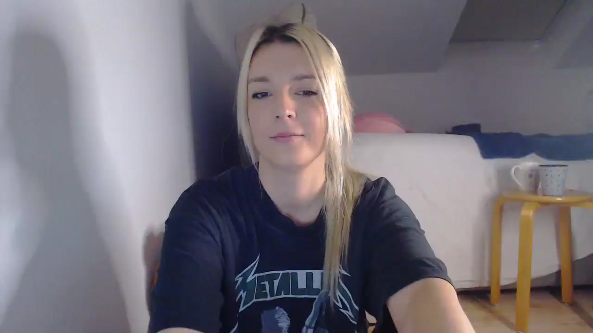 Gallery image thumbnail from AllleeS's myfreecams stream on, 10/15/2025, 13:23 image 4 of 20