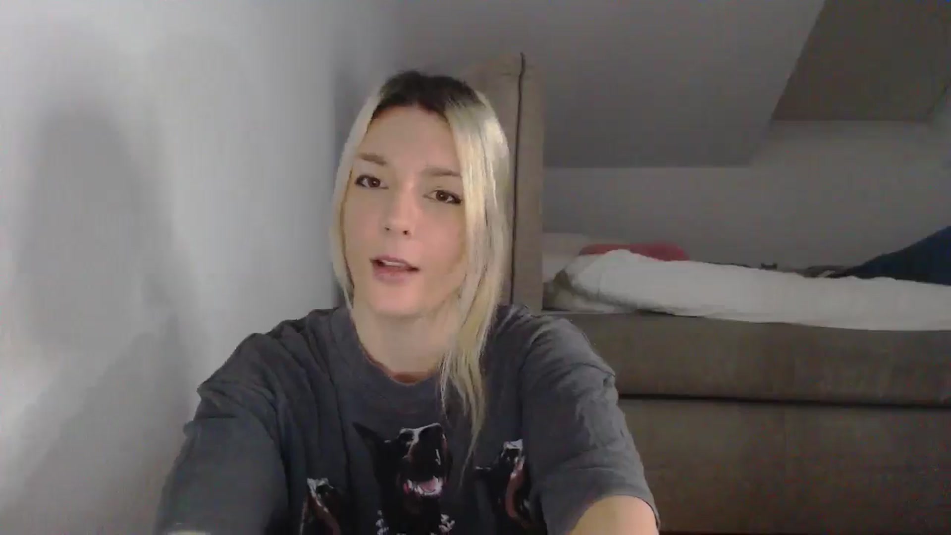 Gallery image thumbnail from AllleeS's myfreecams stream on, 12/03/2025, 14:05 image 20 of 20