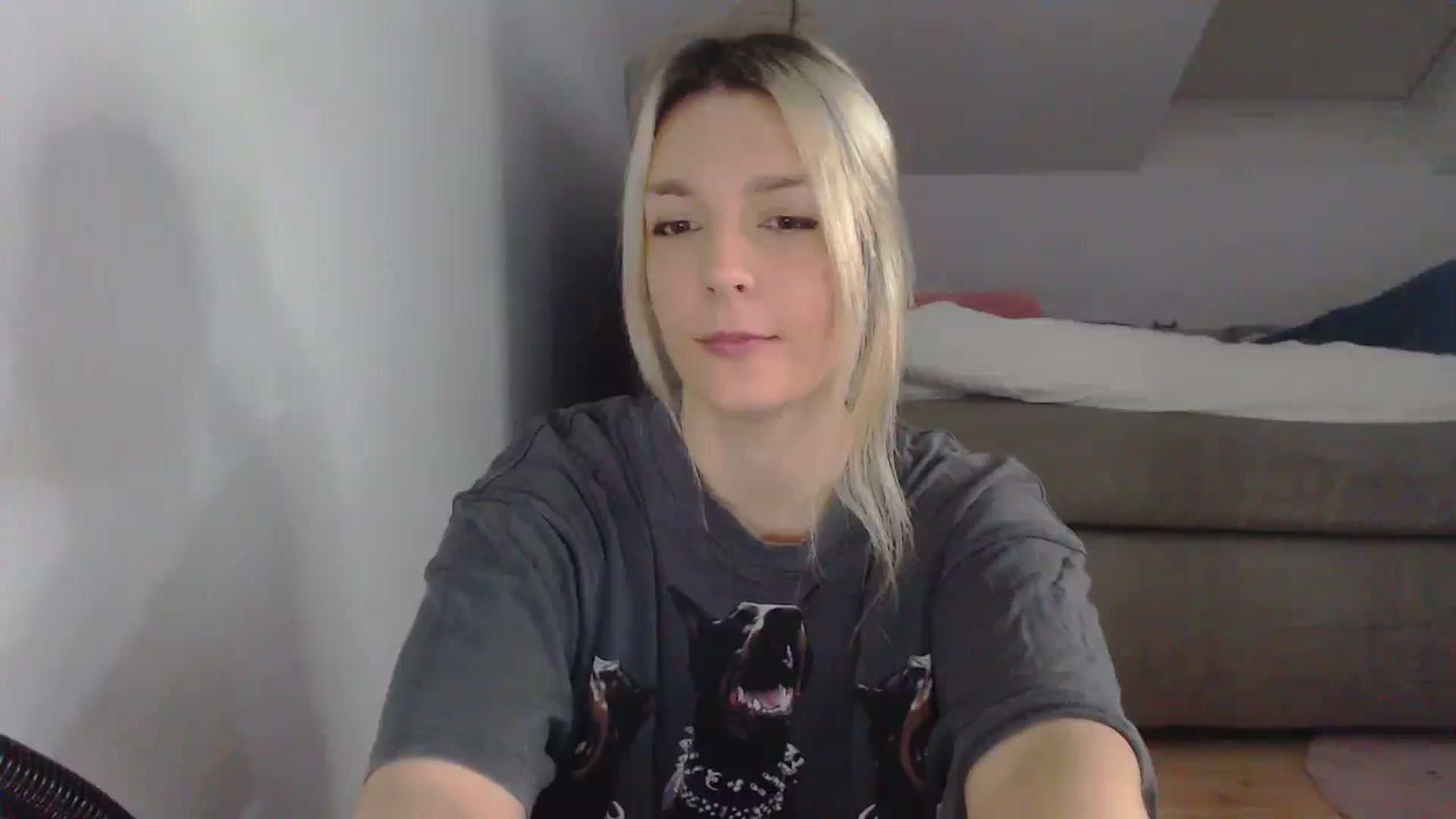 Gallery image thumbnail from AllleeS's myfreecams stream on, 12/03/2025, 14:05 image 8 of 20