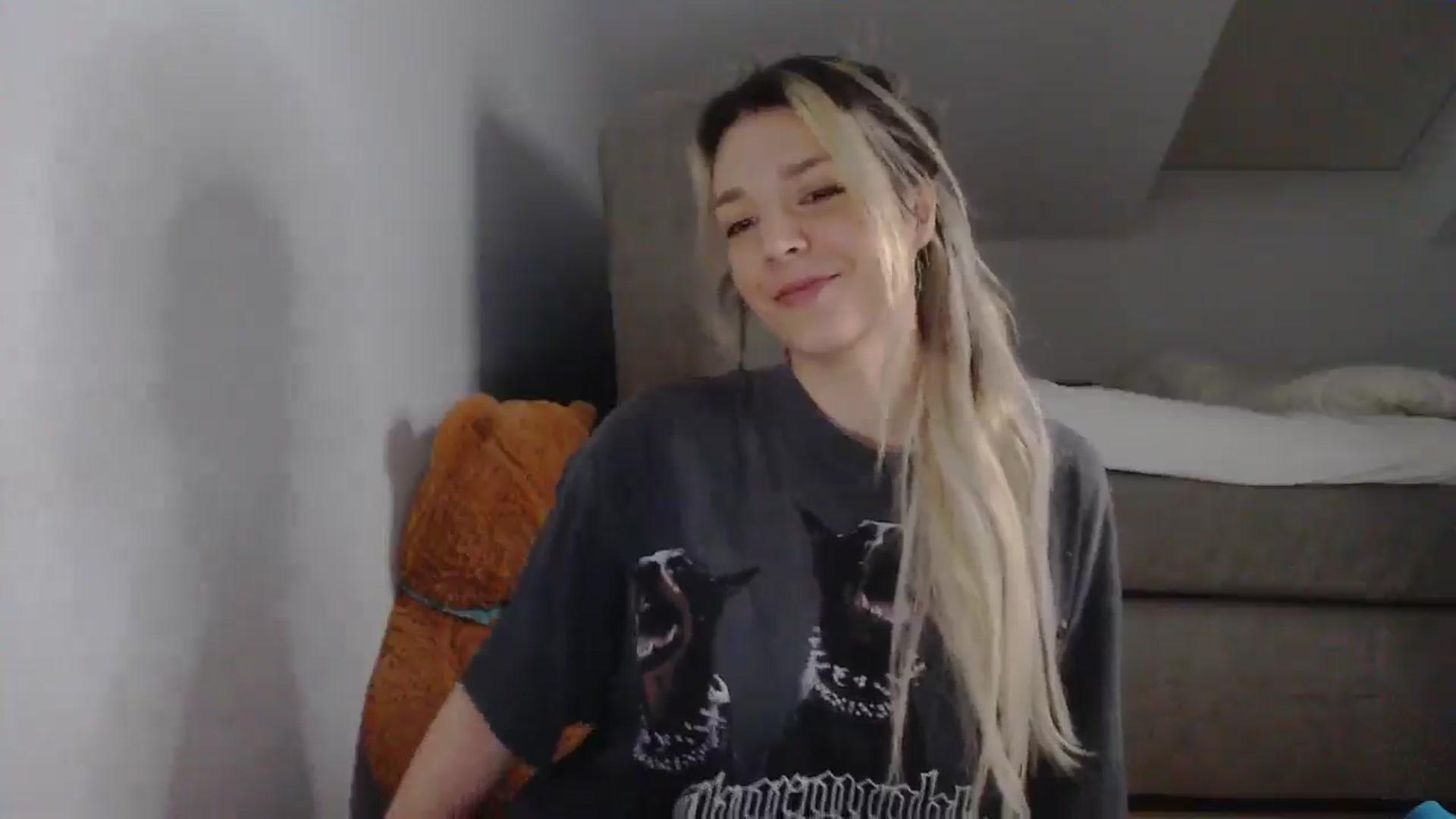 Gallery image thumbnail from AllleeS's myfreecams stream on, 12/23/2025, 13:48 image 13 of 20