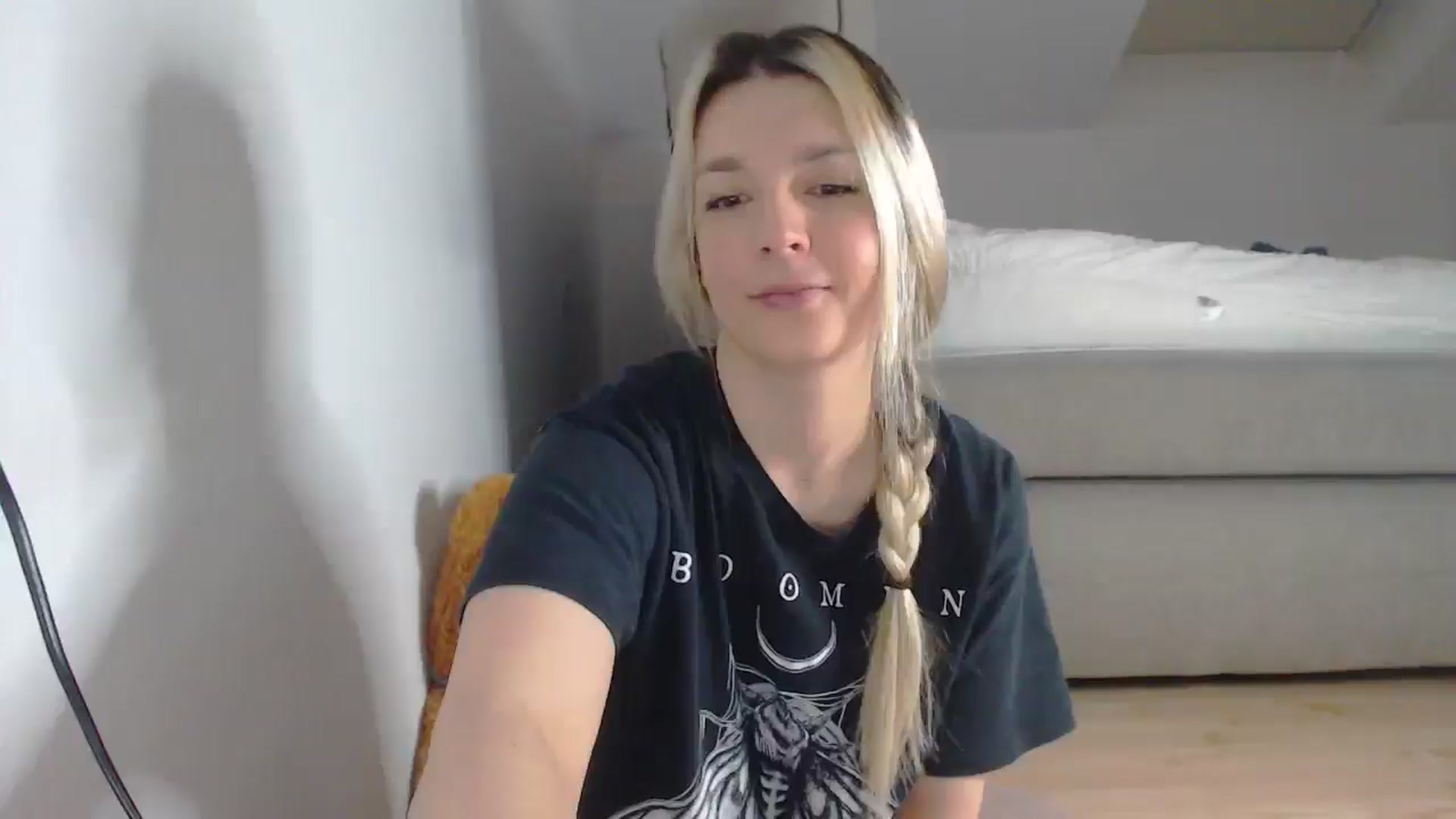 Gallery image thumbnail from AllleeS's myfreecams stream on, 04/15/2026, 13:23 image 1 of 20