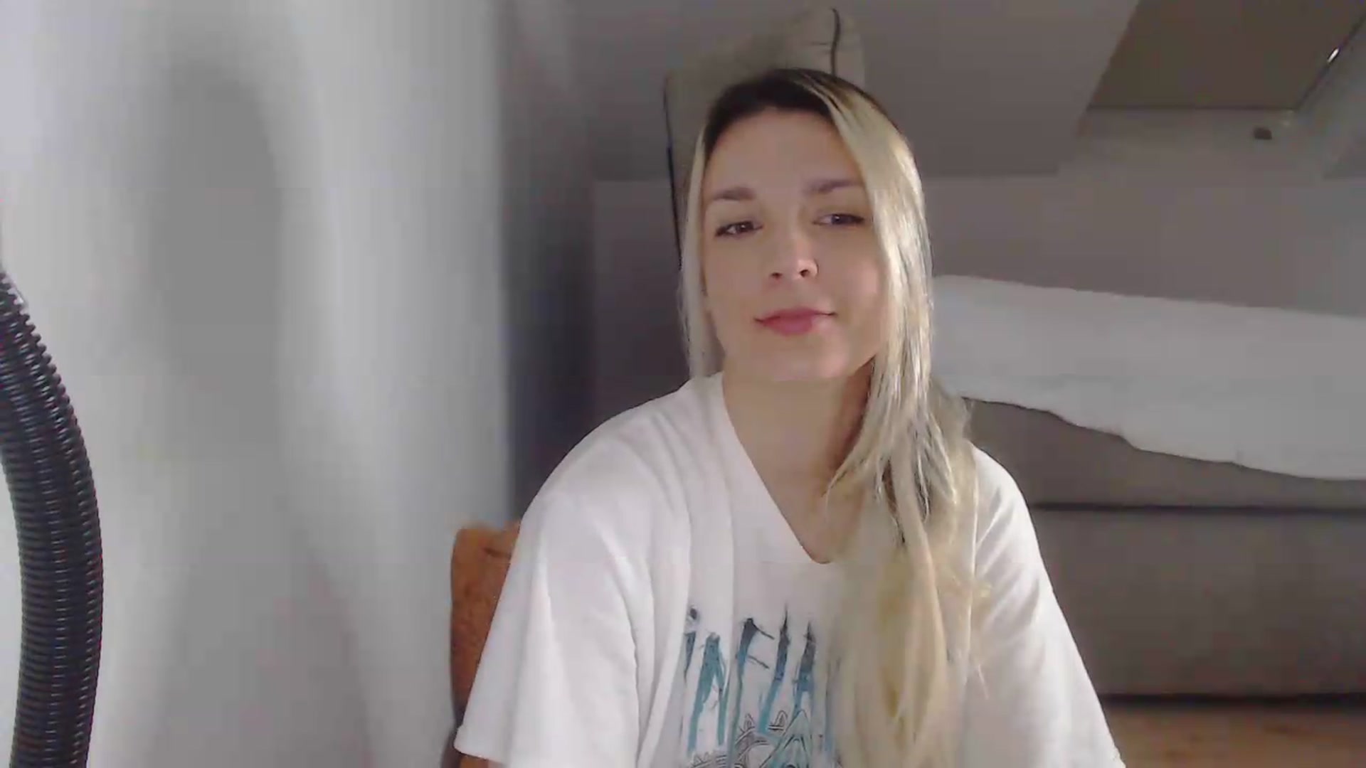 Gallery image thumbnail from AllleeS's myfreecams stream on, 05/31/2026, 12:17 image 3 of 20
