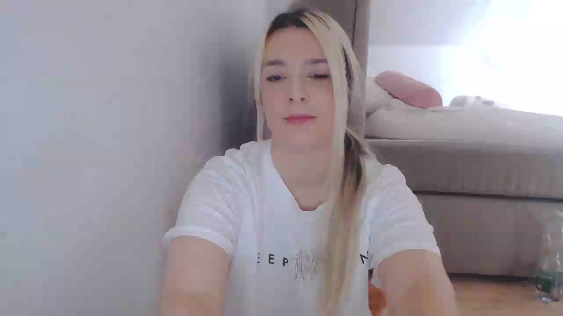 Gallery image thumbnail from AllleeS's myfreecams stream on, 08/08/2026, 12:00 image 7 of 20