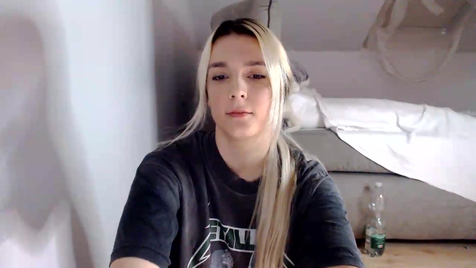 Gallery image thumbnail from AllleeS's myfreecams stream on, 08/18/2026, 12:47 image 5 of 20