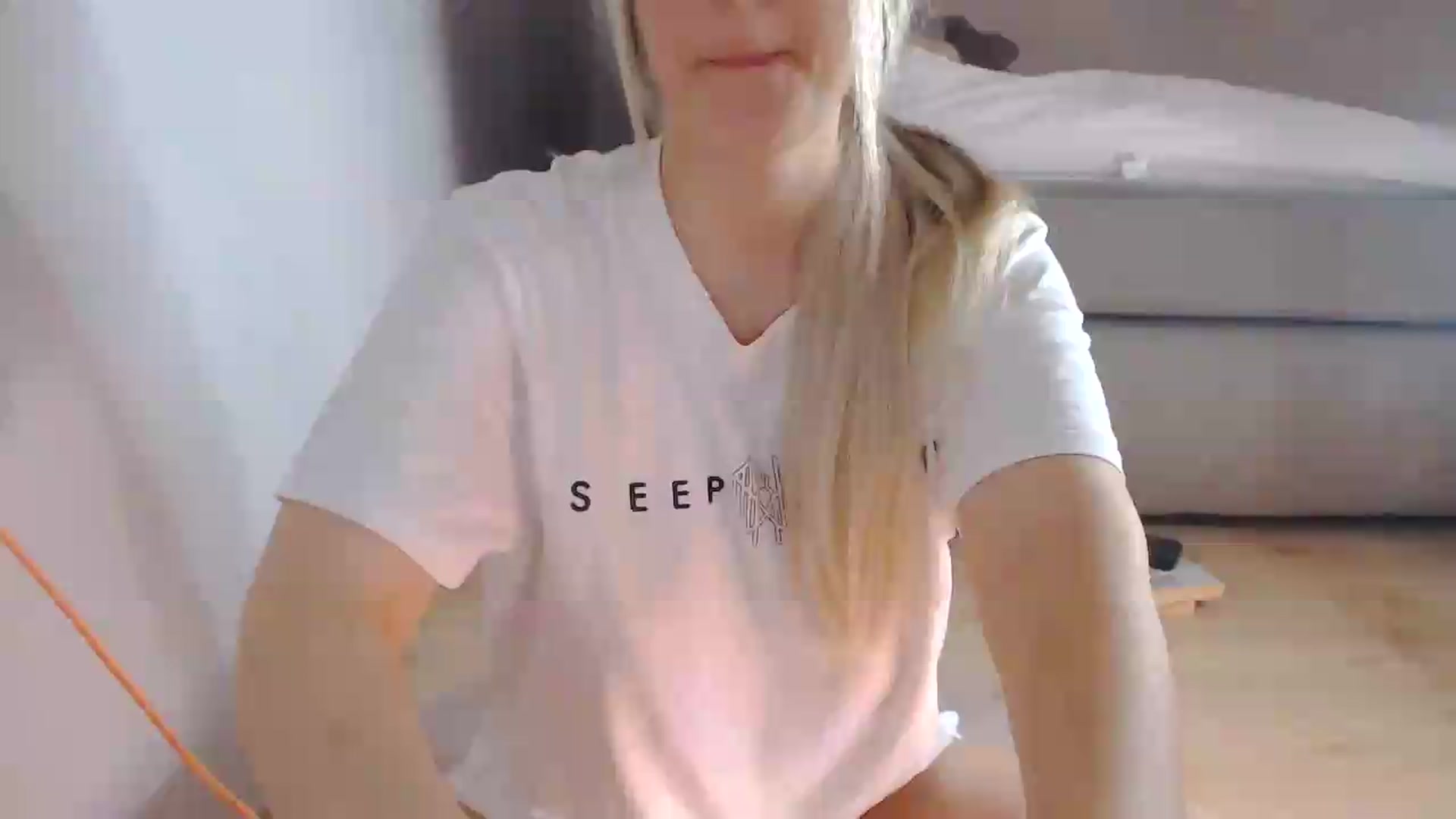 Gallery image thumbnail from AllleeS's myfreecams stream on, 08/22/2026, 12:44 image 10 of 20