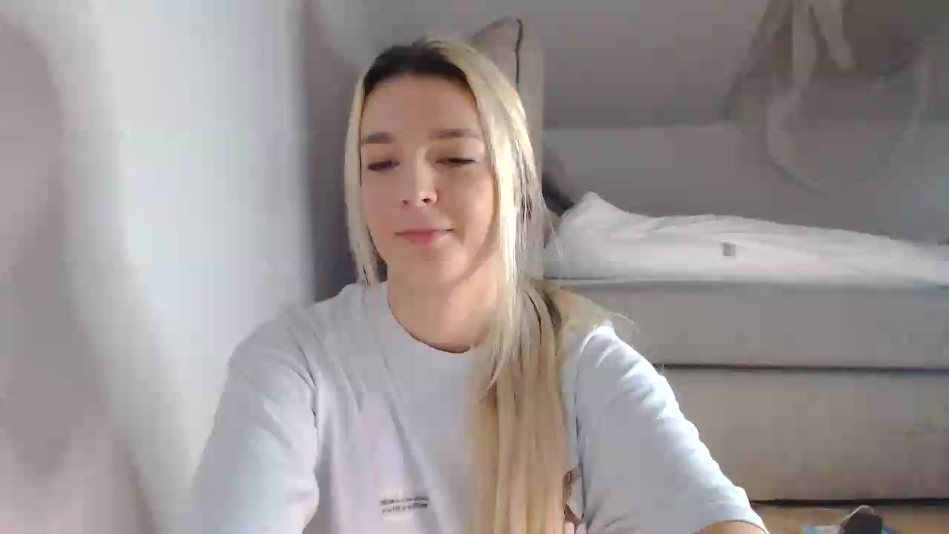 Gallery image thumbnail from AllleeS's myfreecams stream on, 08/24/2026, 13:11 image 1 of 20