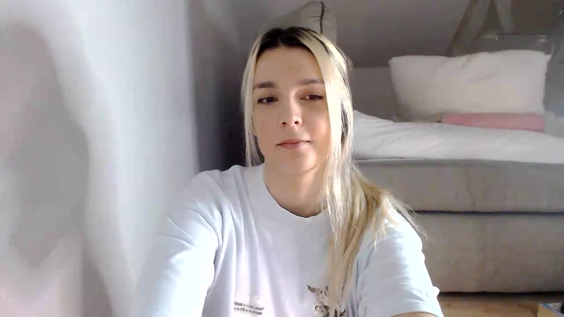 Gallery image thumbnail from AllleeS's myfreecams stream on, 08/28/2026, 13:07 image 15 of 20