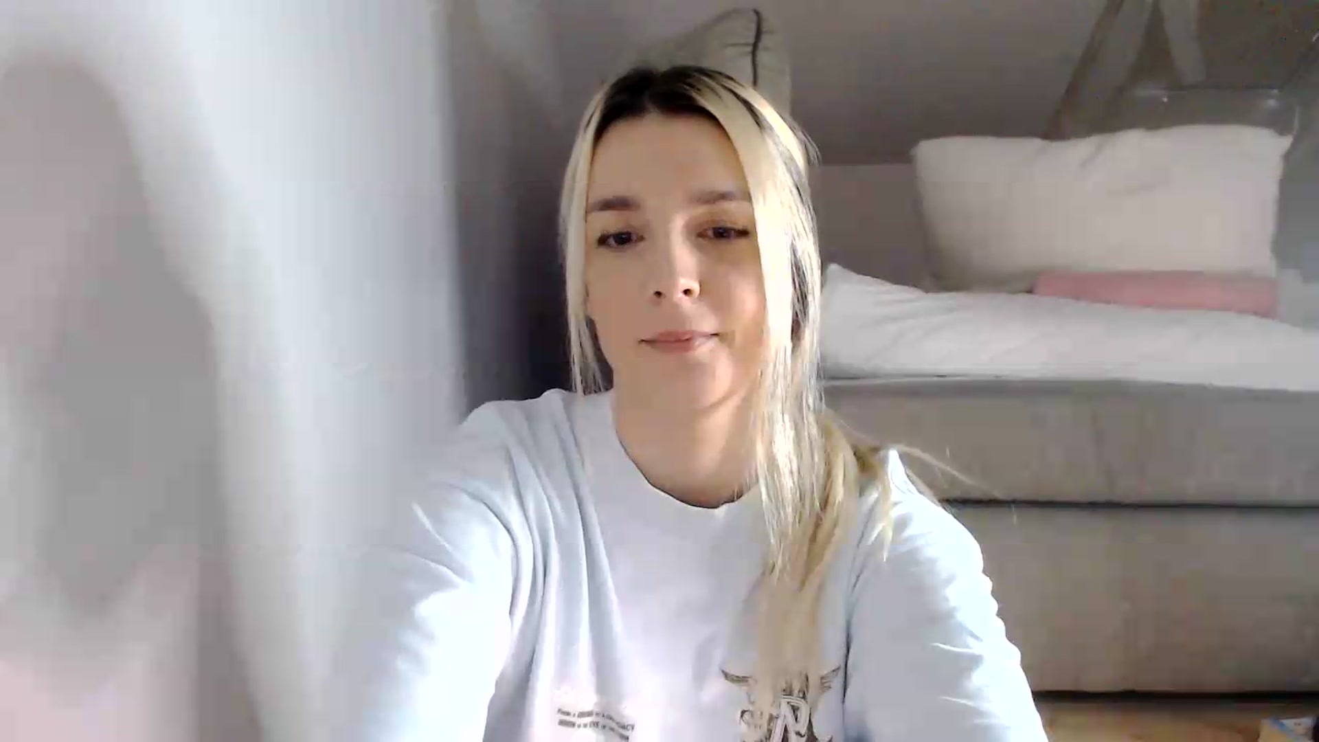 Gallery image thumbnail from AllleeS's myfreecams stream on, 08/28/2026, 13:07 image 18 of 20