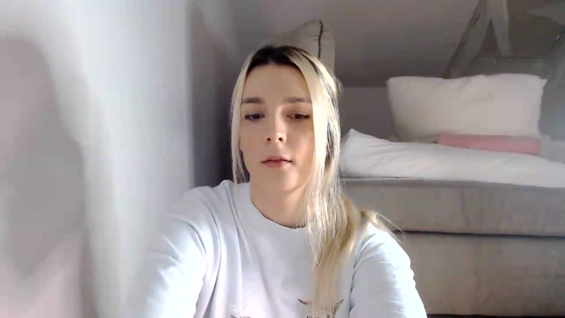 Gallery image thumbnail from AllleeS's myfreecams stream on, 08/28/2026, 13:07 image 10 of 20