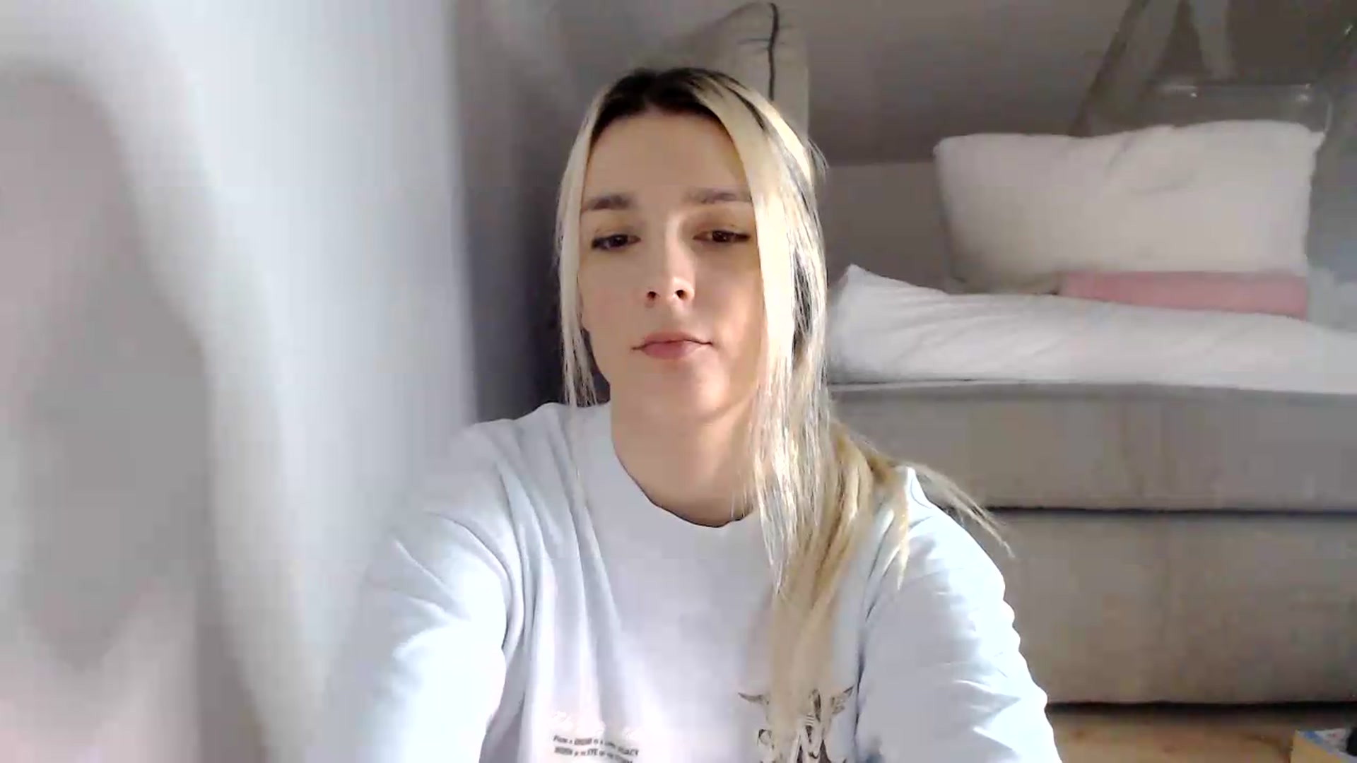 Gallery image thumbnail from AllleeS's myfreecams stream on, 08/28/2026, 13:07 image 17 of 20