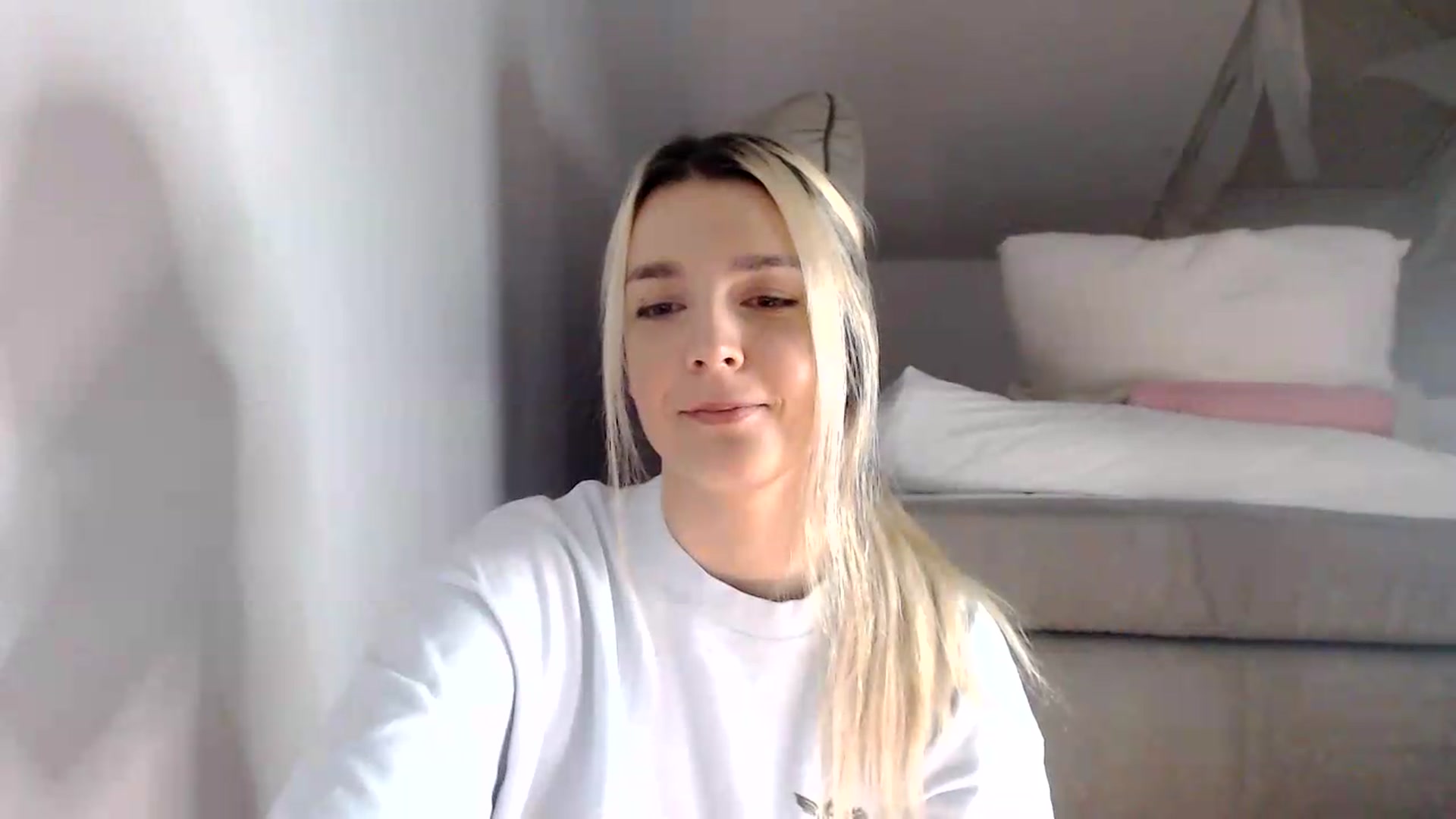 Gallery image thumbnail from AllleeS's myfreecams stream on, 08/28/2026, 13:07 image 3 of 20