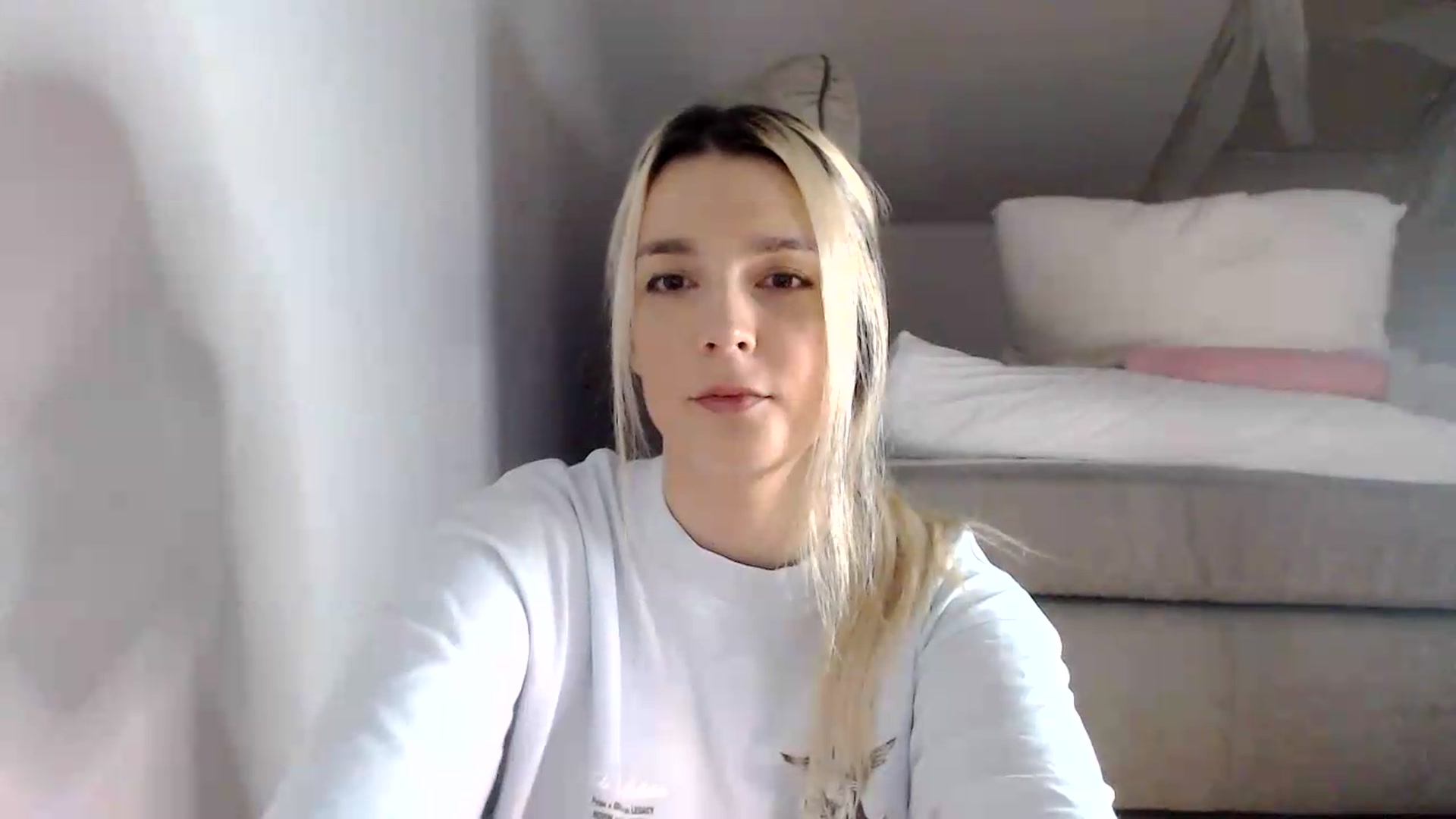 Gallery image thumbnail from AllleeS's myfreecams stream on, 08/28/2026, 13:07 image 6 of 20