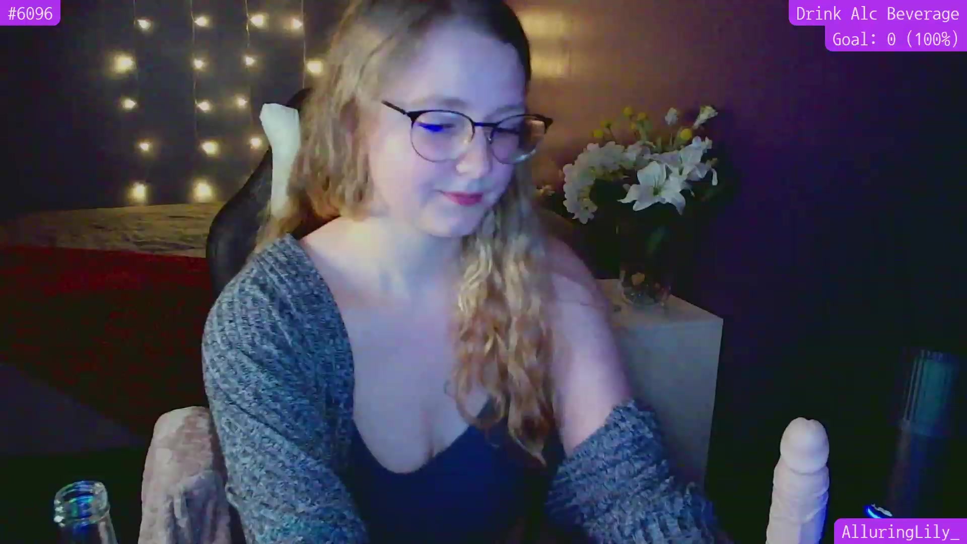 Gallery image thumbnail from AlluringLily_'s myfreecams stream on, 12/29/2022, 04:30 image 6 of 20