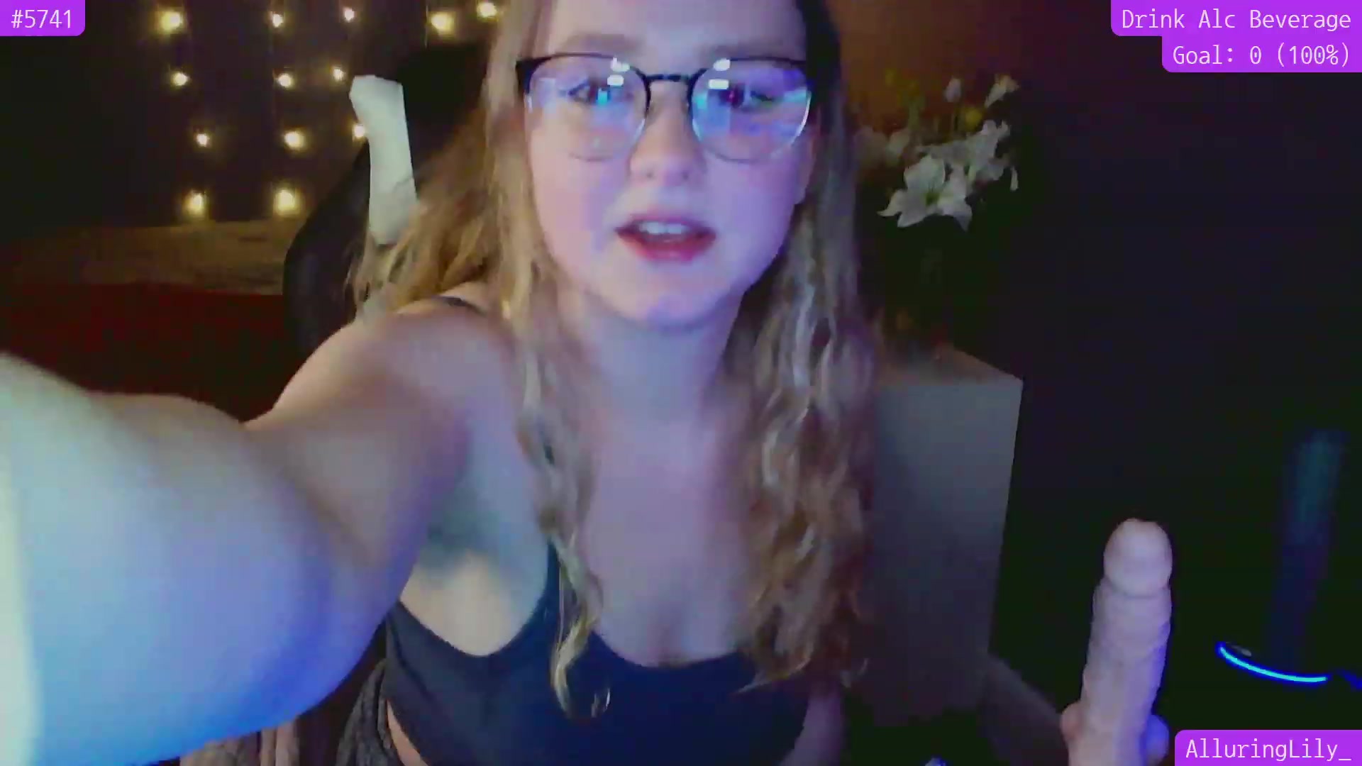 Gallery image thumbnail from AlluringLily_'s myfreecams stream on, 12/29/2022, 04:30 image 9 of 20