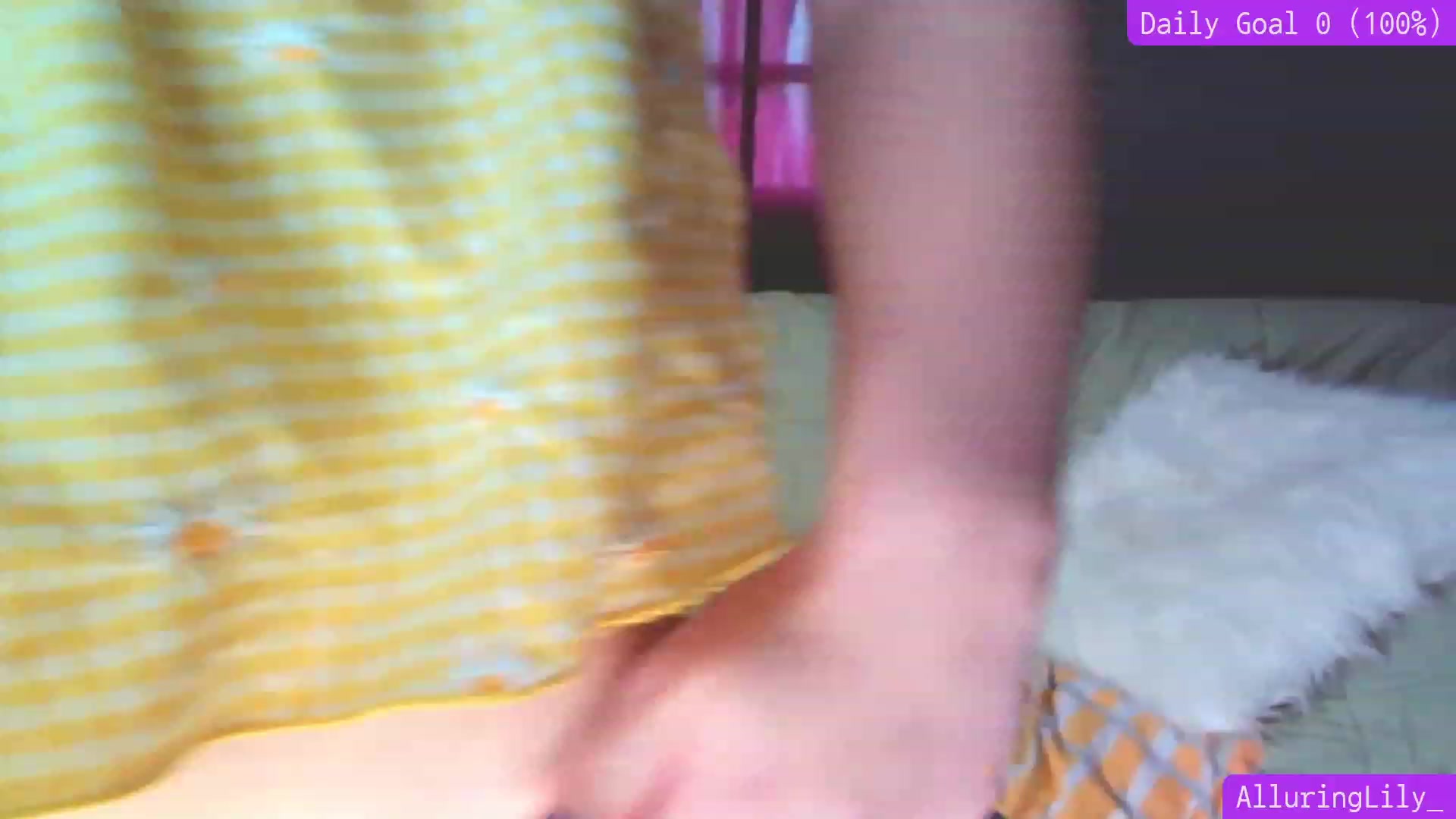 Gallery image thumbnail from AlluringLily_'s myfreecams stream on, 06/09/2023, 22:03 image 16 of 20