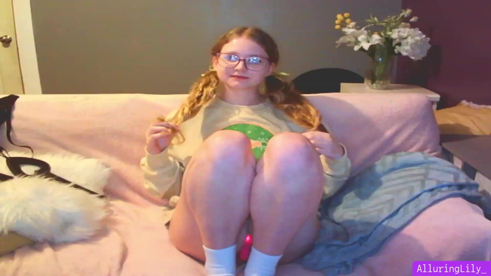 Gallery image thumbnail from AlluringLily_'s myfreecams stream on, 07/12/2023, 03:29 image 17 of 20