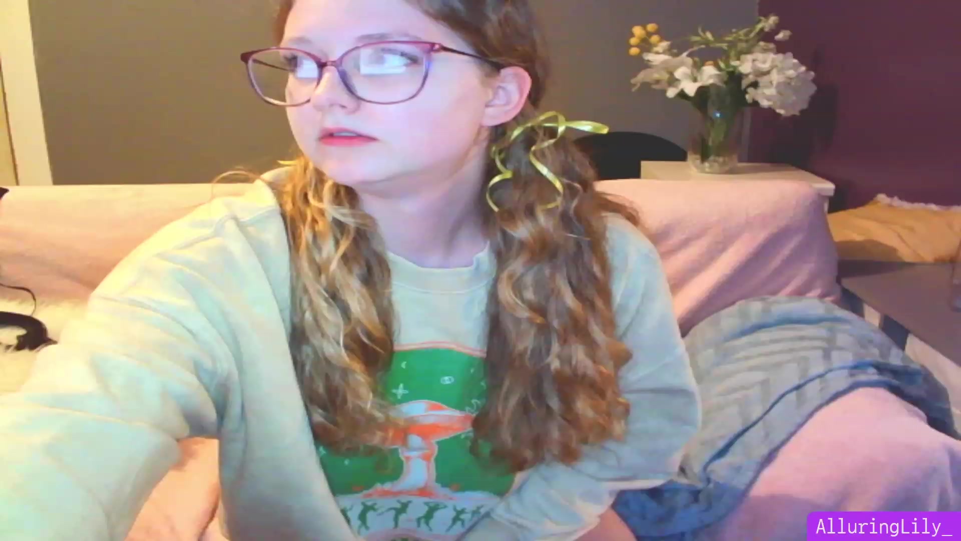 Gallery image thumbnail from AlluringLily_'s myfreecams stream on, 07/12/2023, 03:29 image 10 of 20