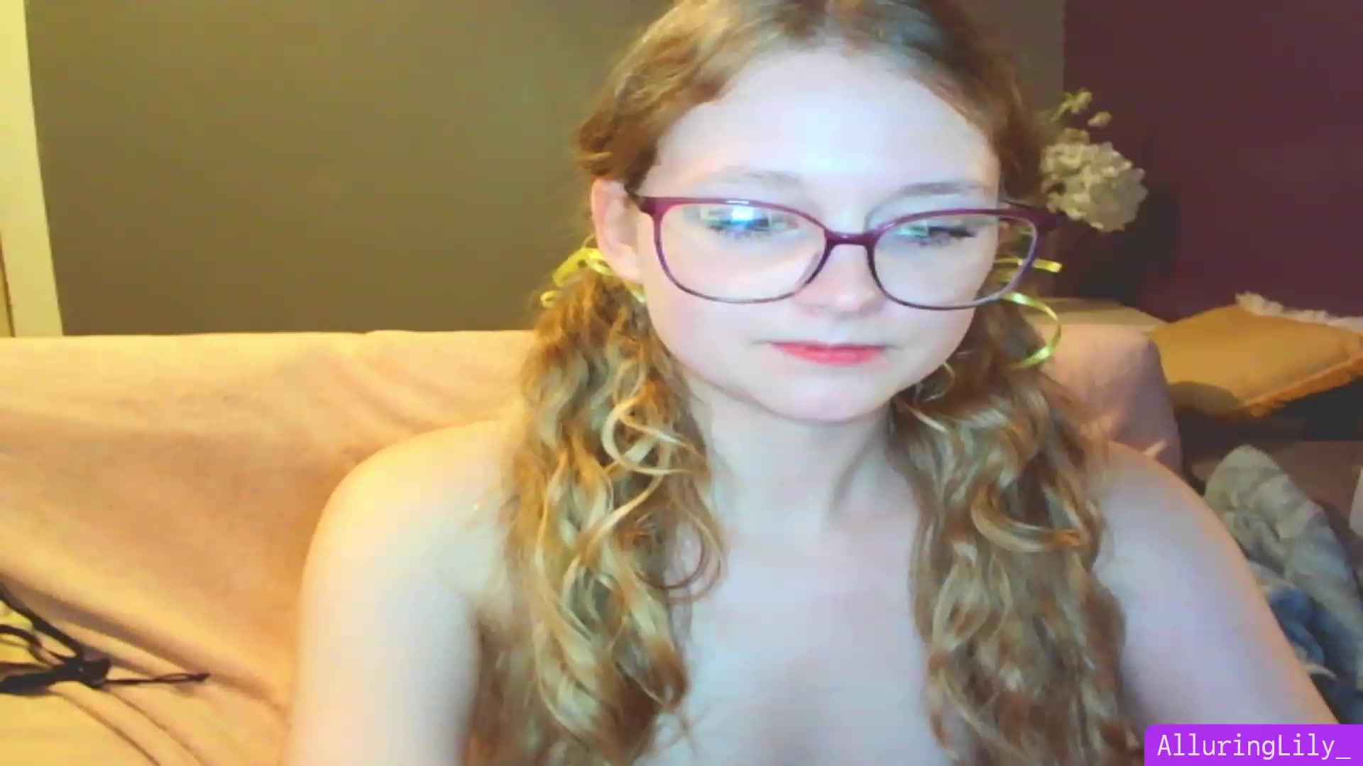 Gallery image thumbnail from AlluringLily_'s myfreecams stream on, 07/12/2023, 04:38 image 17 of 20