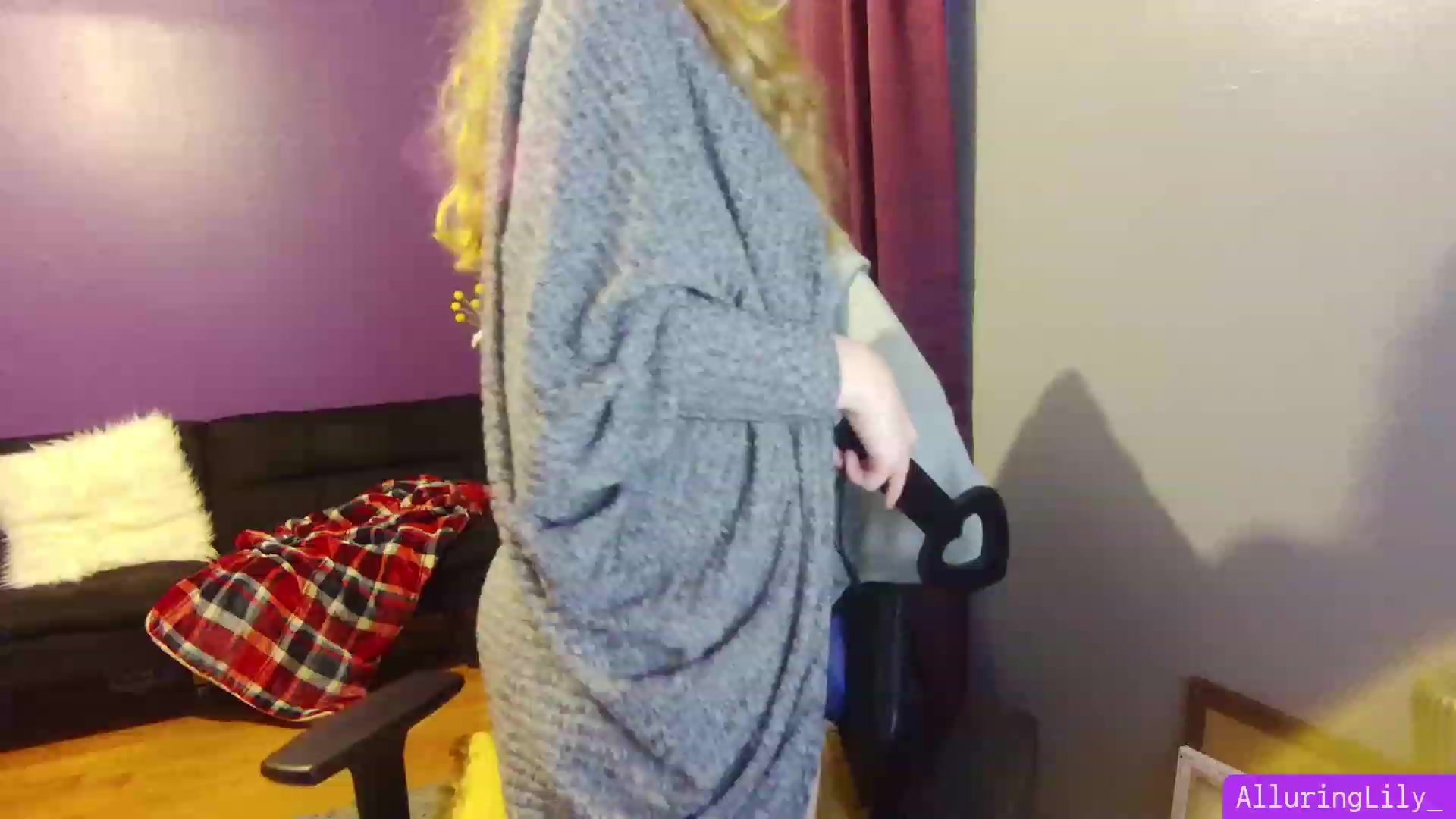 Gallery image thumbnail from AlluringLily_'s myfreecams stream on, 07/28/2023, 03:51 image 11 of 20