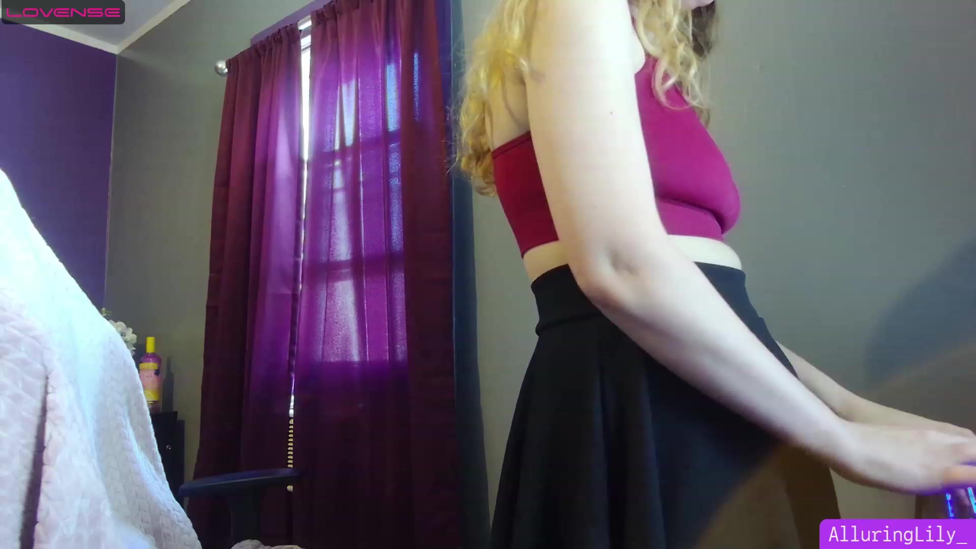 Gallery image thumbnail from AlluringLily_'s myfreecams stream on, 08/11/2023, 22:35 image 8 of 20
